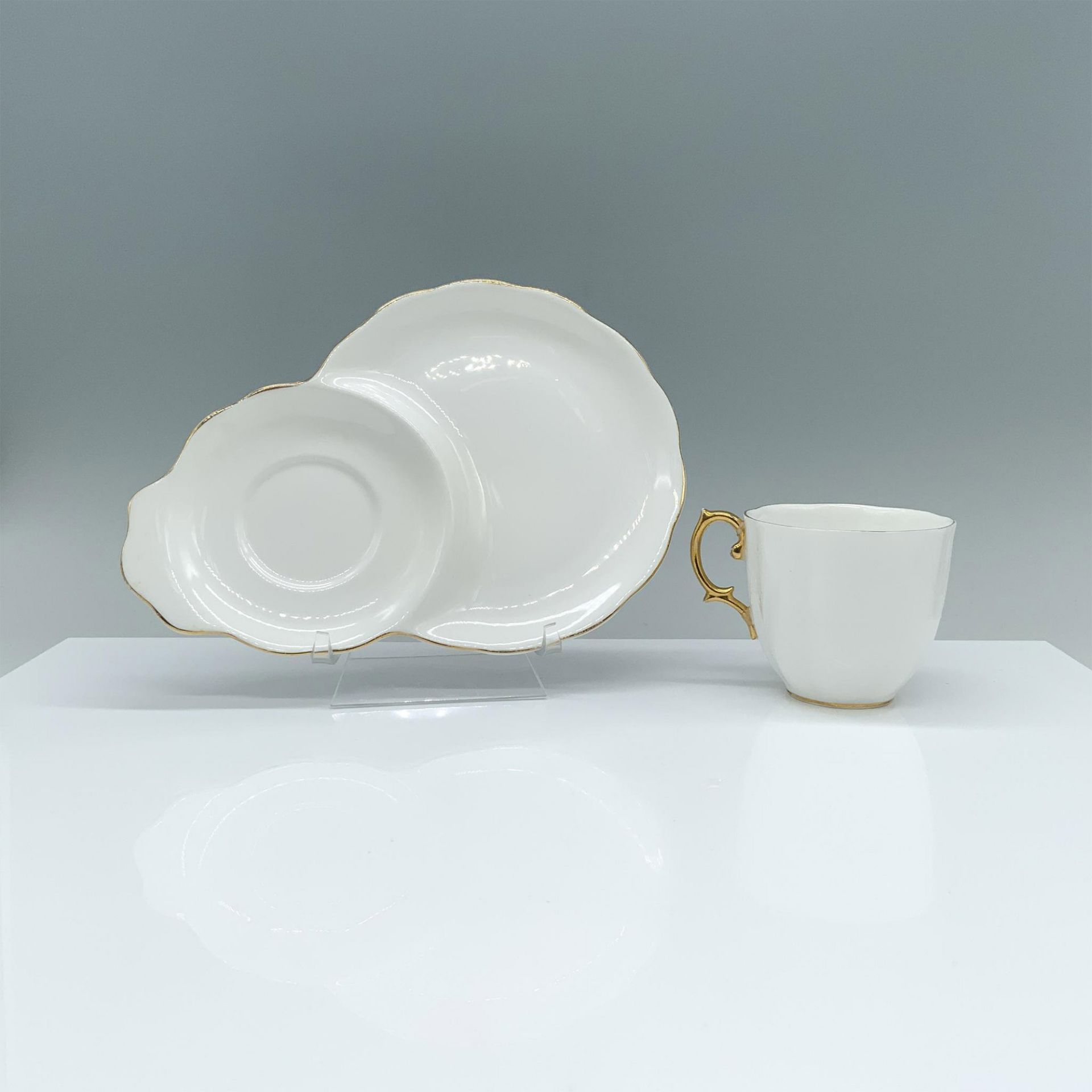 2pc Royal Albert Teacup and Luncheon Set - Image 2 of 3