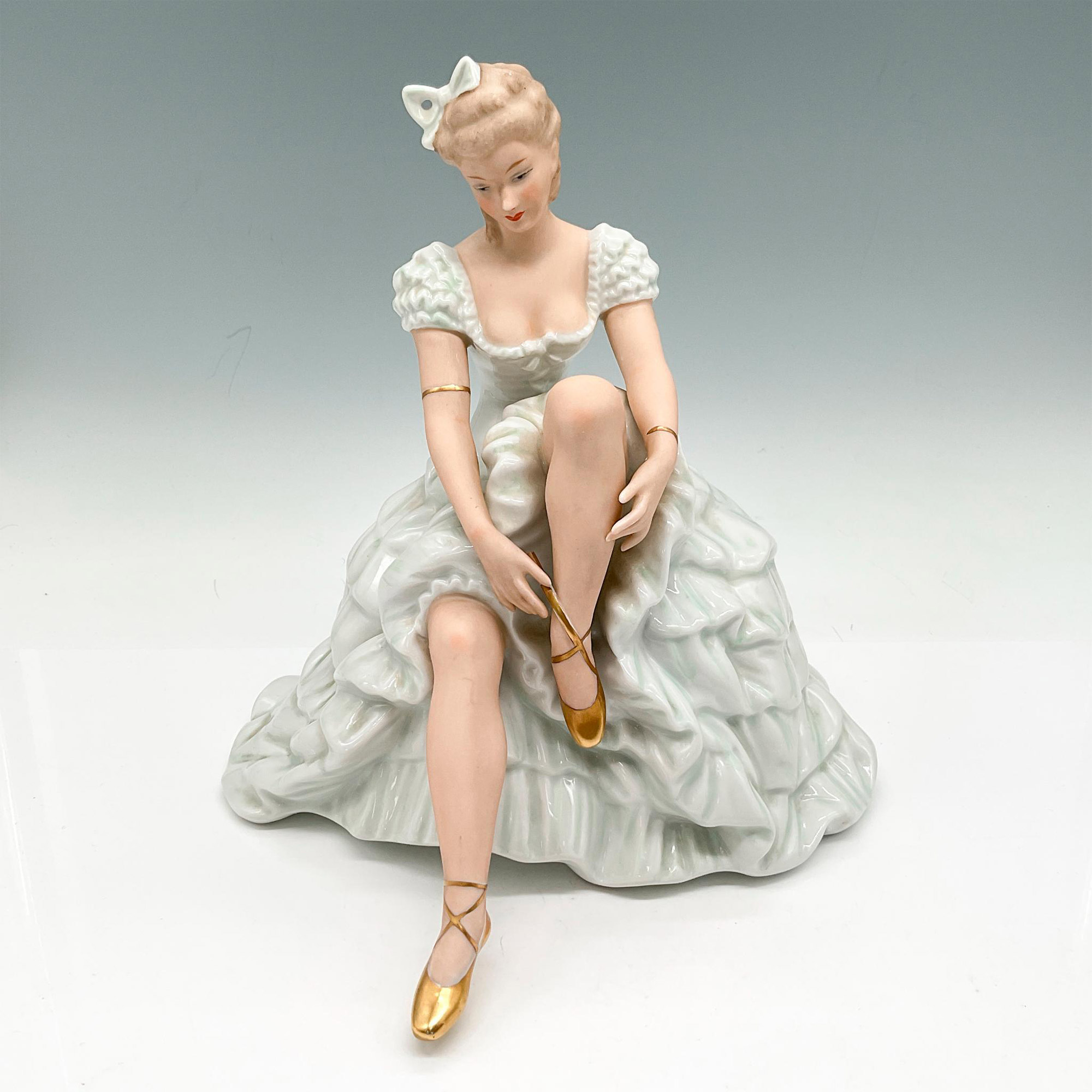 Vintage Wallendorf Porcelain Figurine, Ballerina