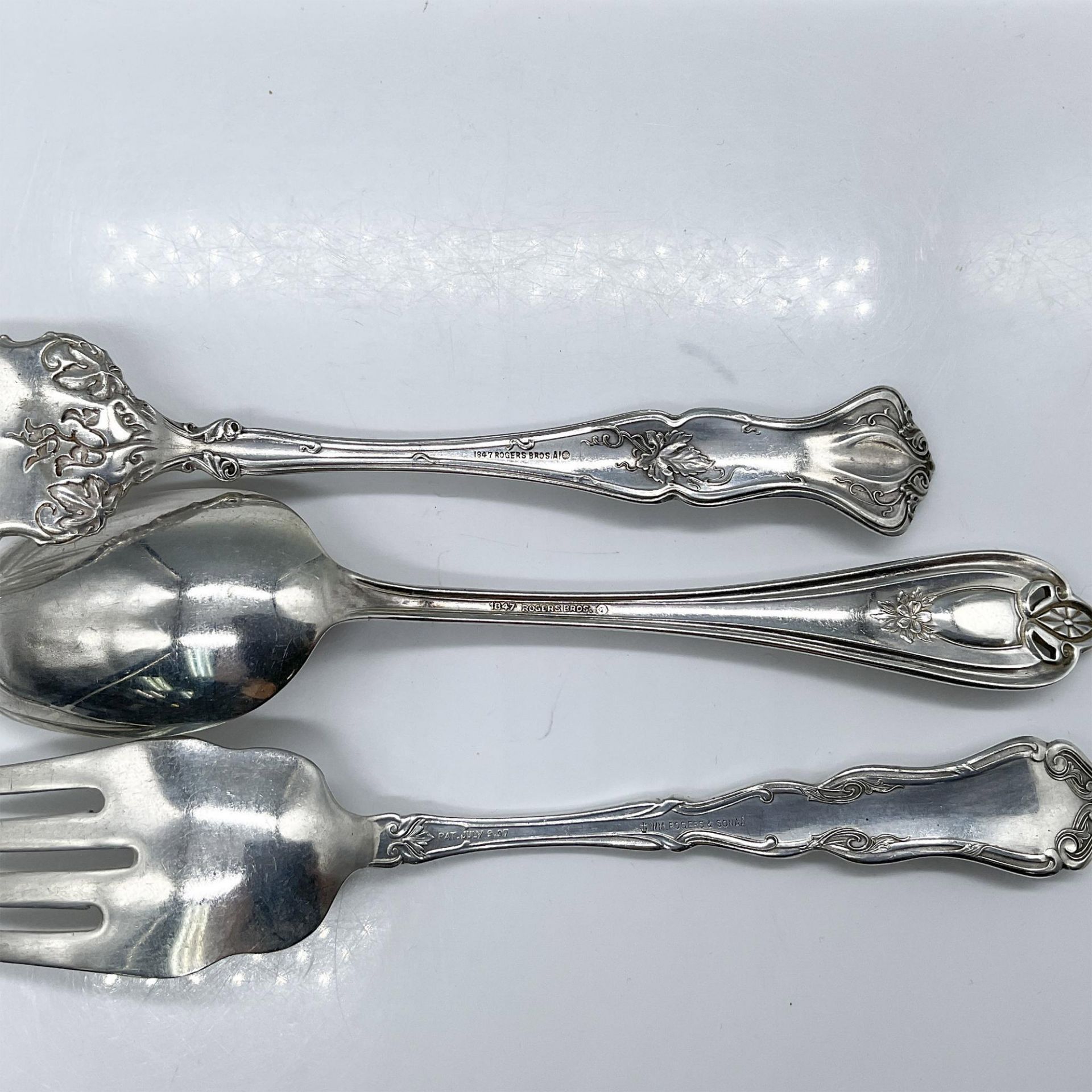 3pc Rogers Silver Plated Serving Forks and Spoon - Bild 3 aus 3