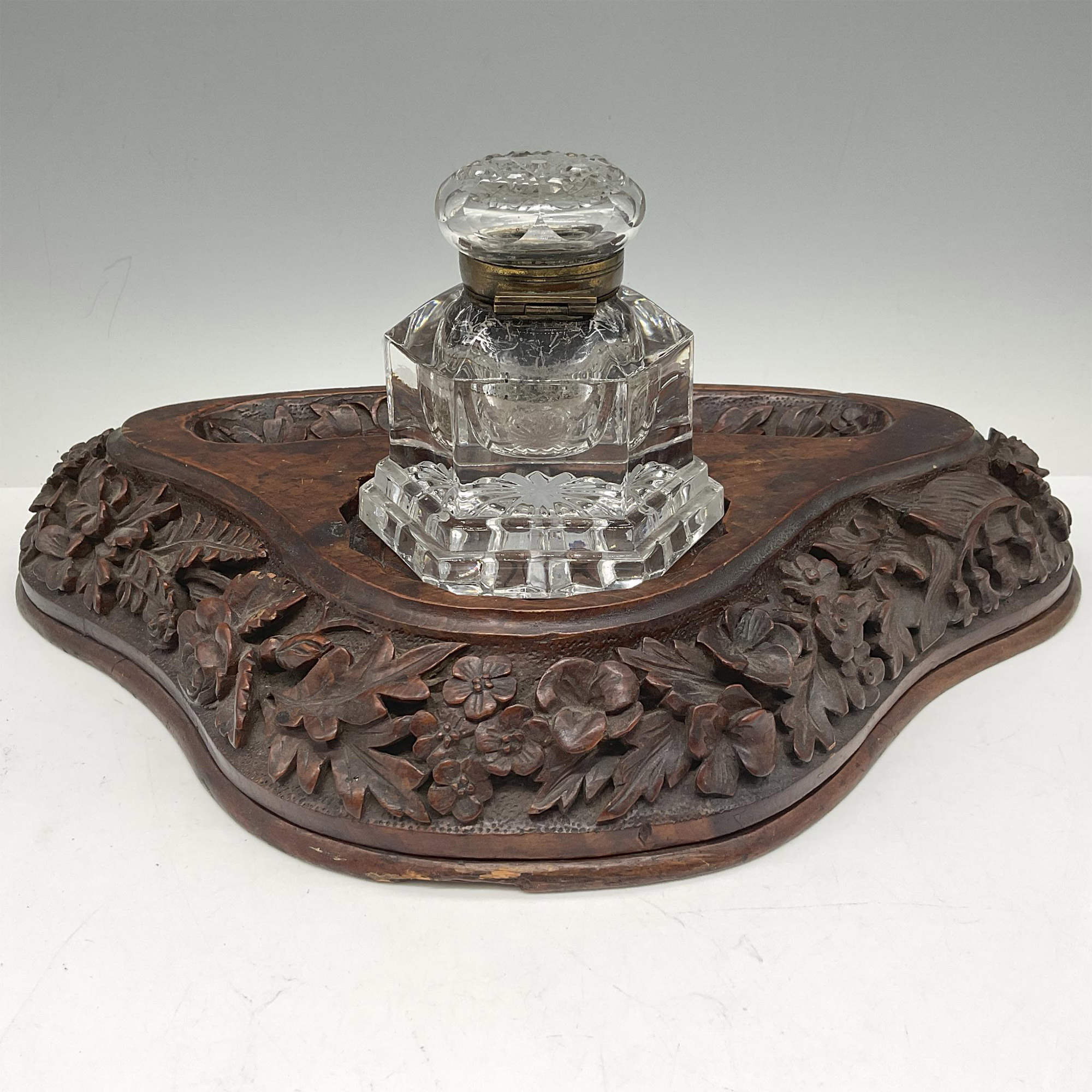 Vintage Carved Wood Pen Tray Desk & Hexagon Crystal Ink Pot - Image 3 of 3