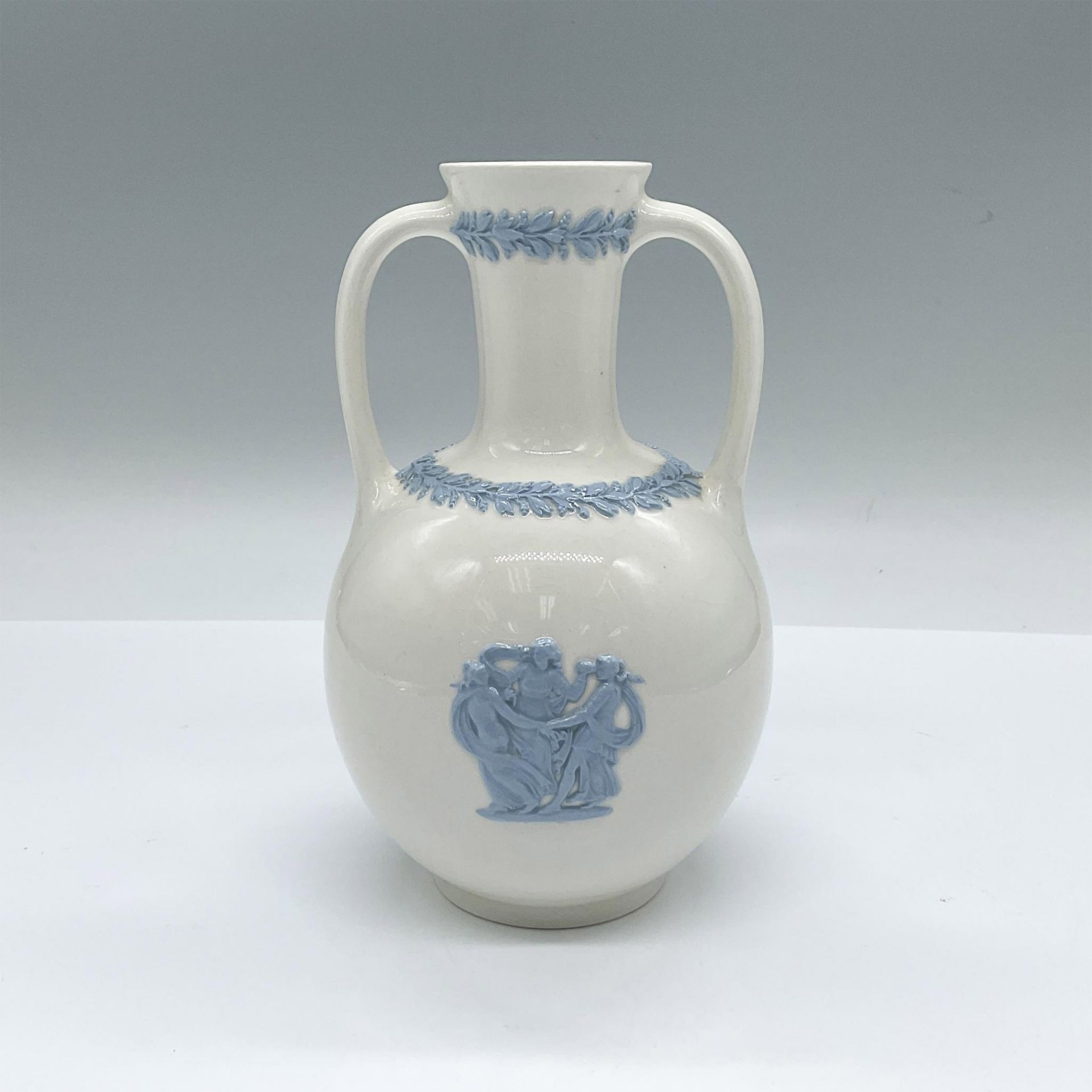 Wedgwood of Etruria & Barlaston Queensware Vase - Image 2 of 3