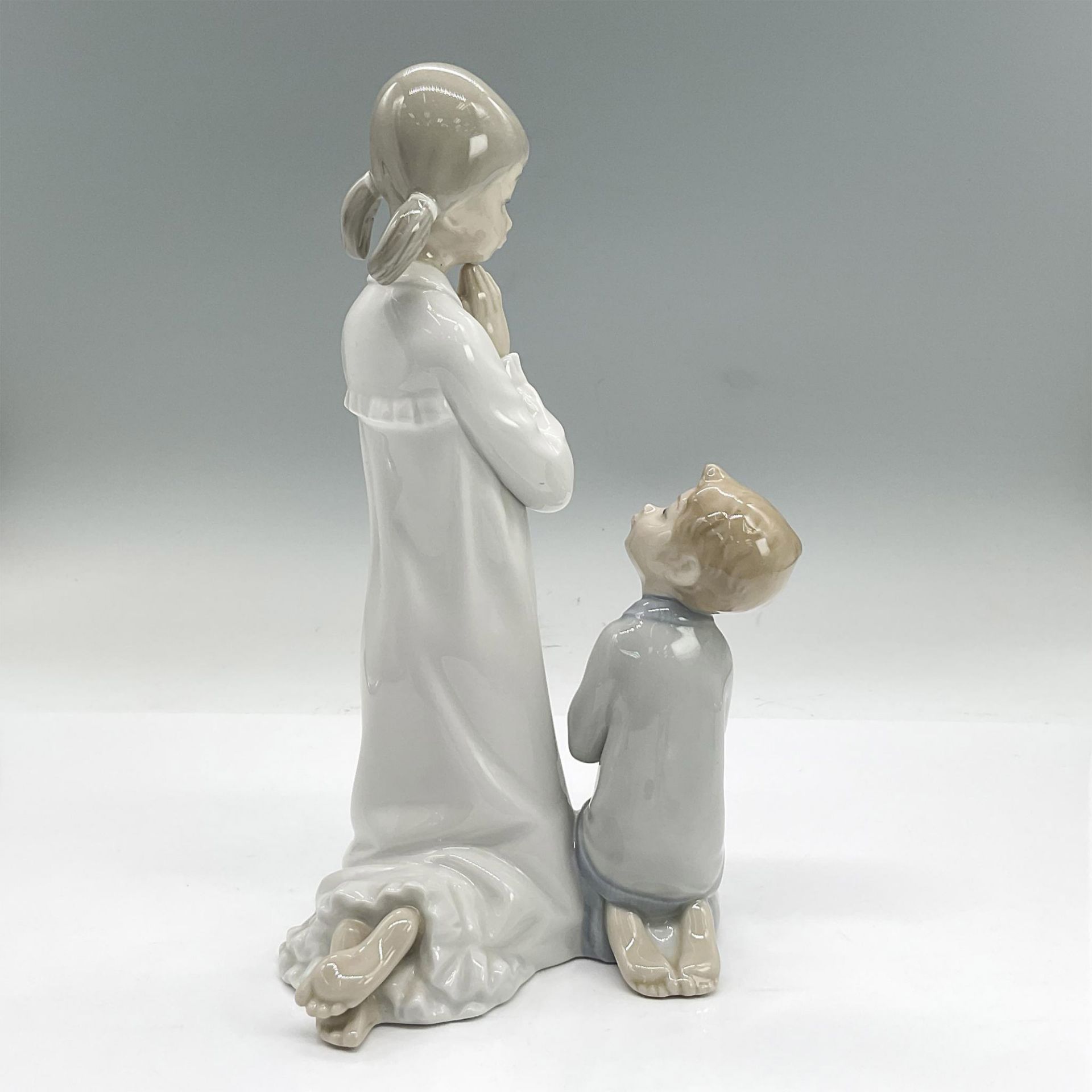 Teaching to Pray 1004779 - Lladro Porcelain Figurine - Bild 2 aus 3