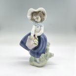 Pretty Pickings 1005222 - Lladro Porcelain Figurine