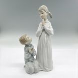 Teaching to Pray 1004779 - Lladro Porcelain Figurine