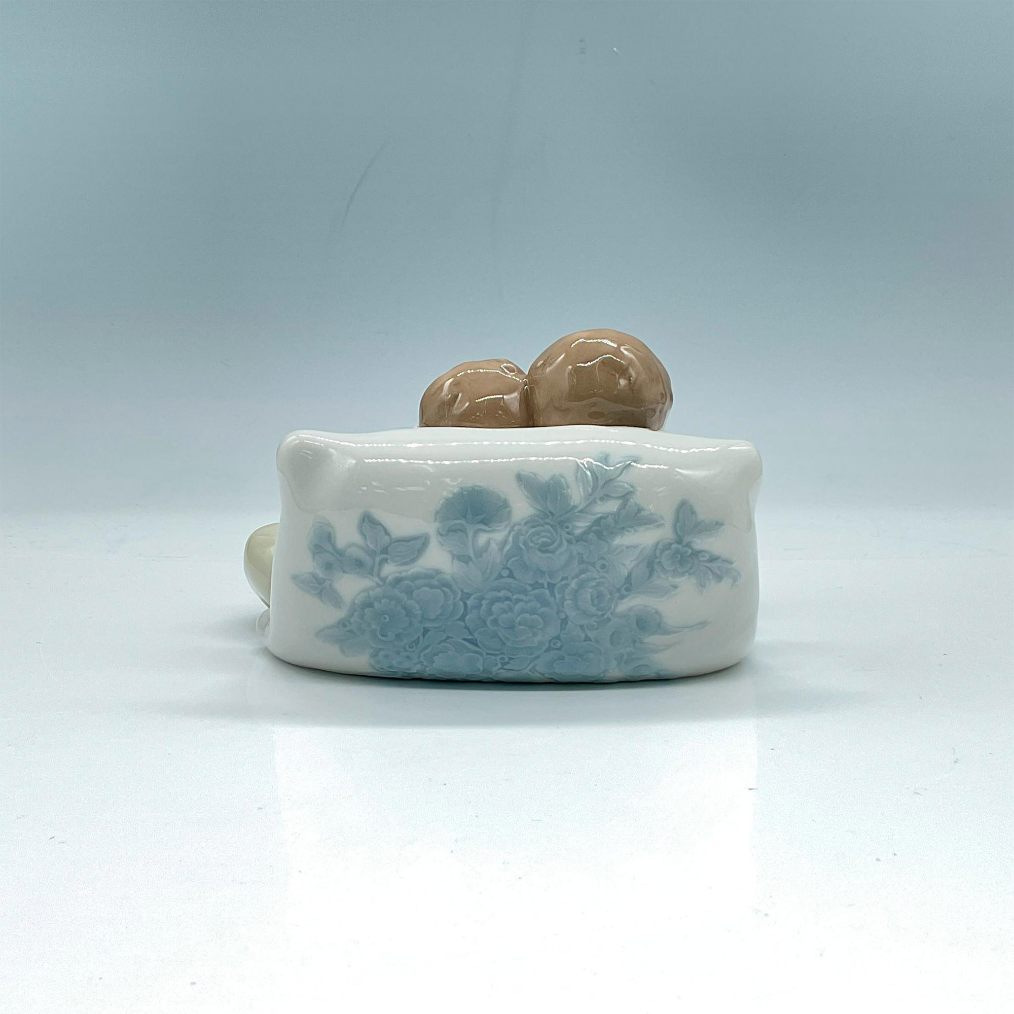 Little Dreamers 1005772 - Lladro Porcelain Figurine - Image 2 of 3