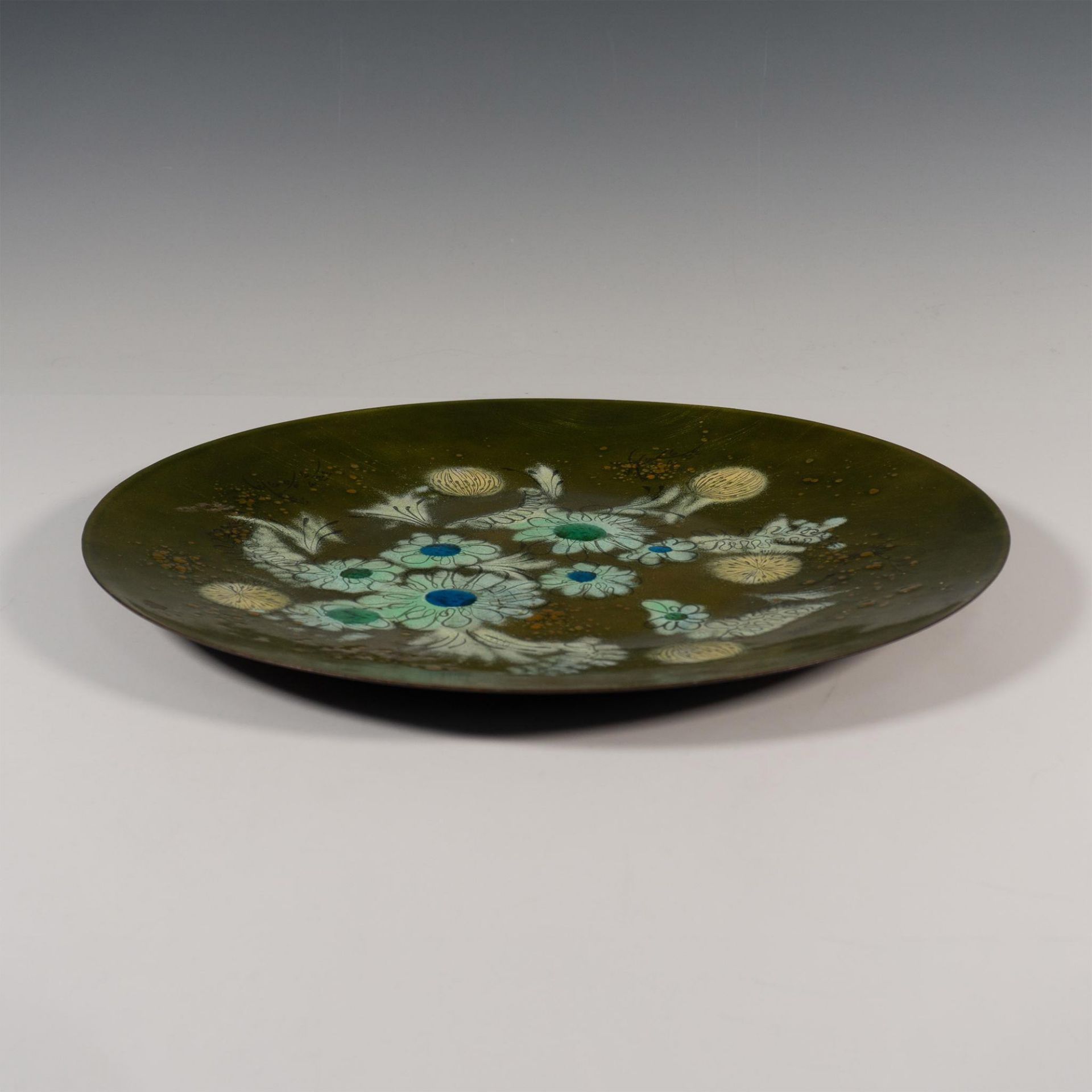 Sascha Brastoff, Green Floral Copper Enamel Hanging Plate - Bild 3 aus 3