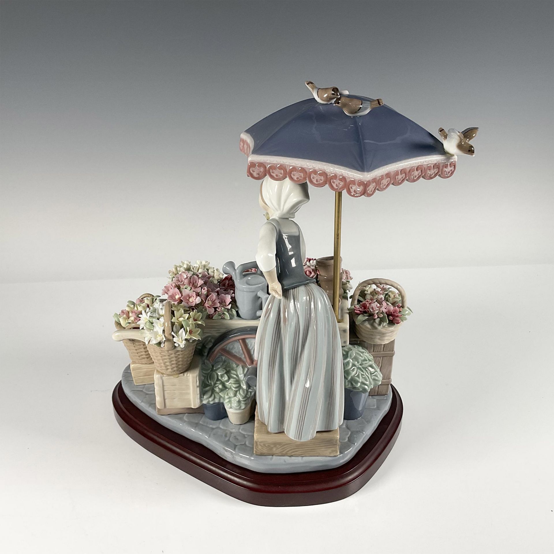 Flowers of the Season 1001454 - Lladro Porcelain Figurine - Bild 2 aus 3