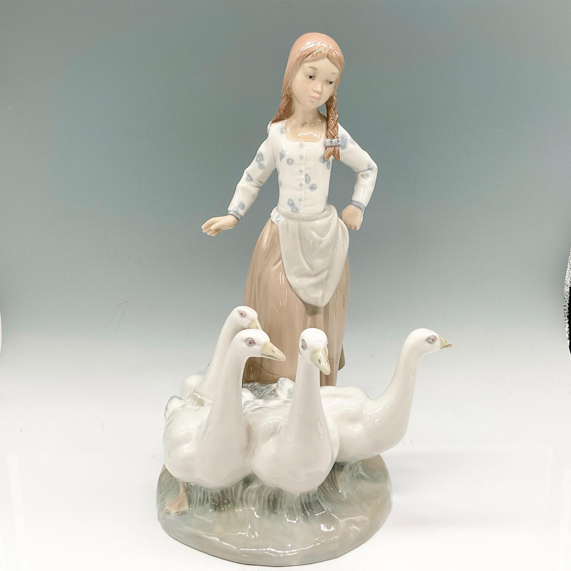 Zaphir Porcelain Figurine, Girl with Geese