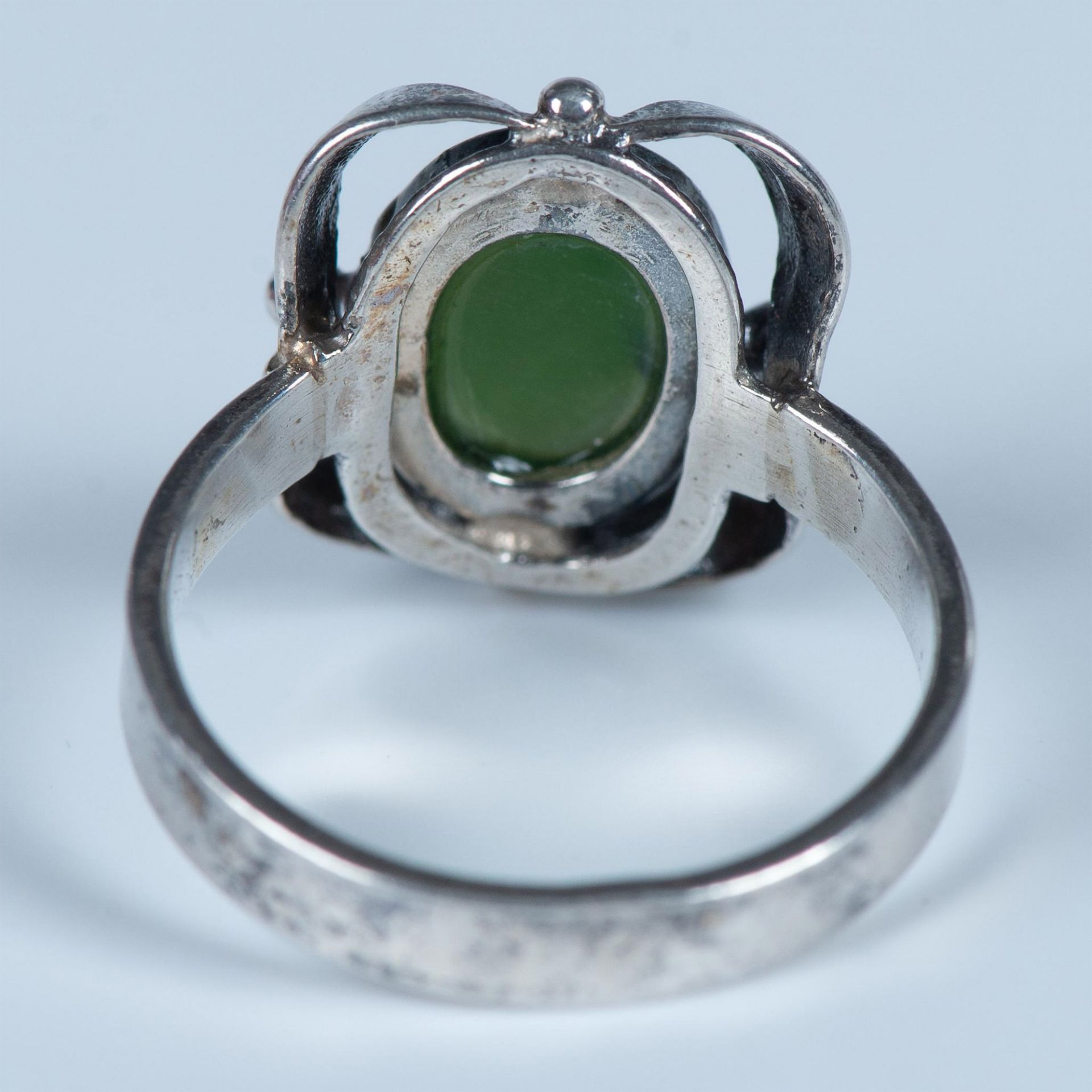 Native American Sterling Silver & Green Stone Ring - Image 4 of 5