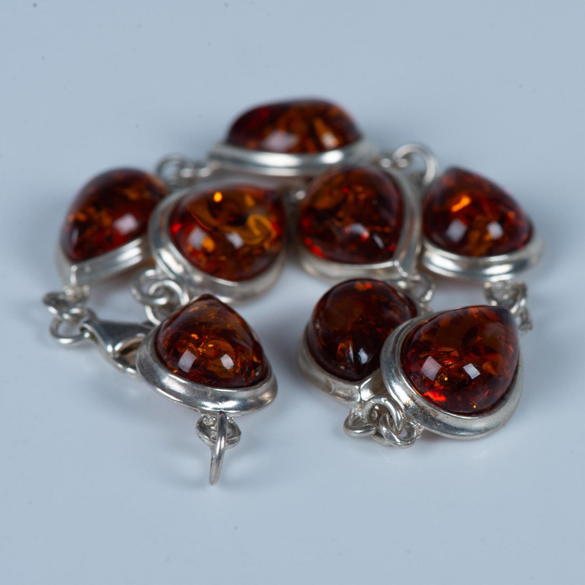 Charming Sterling Silver & Amber Bracelet - Image 3 of 3