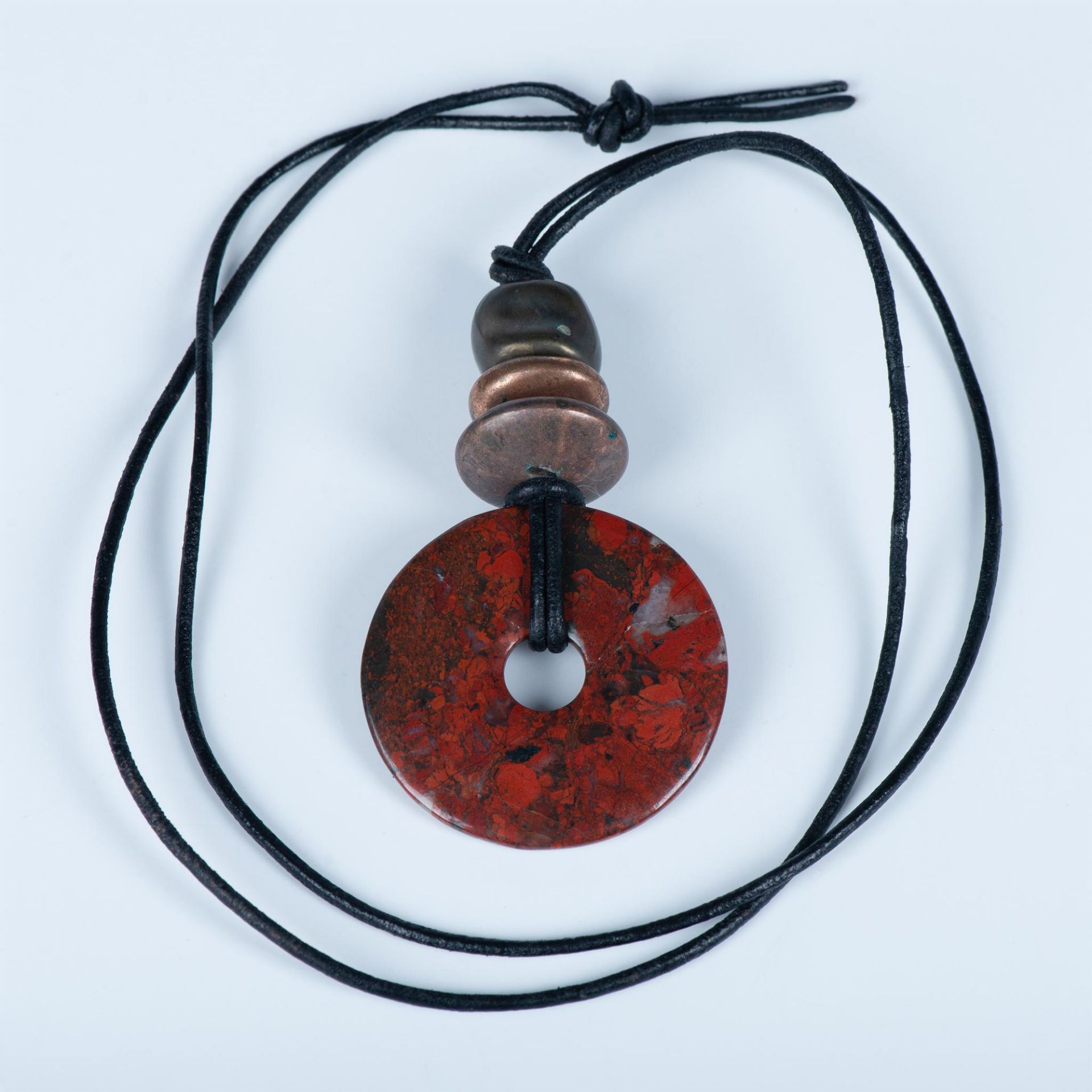 Striking Red Jasper Donut Pendant Necklace - Bild 4 aus 4