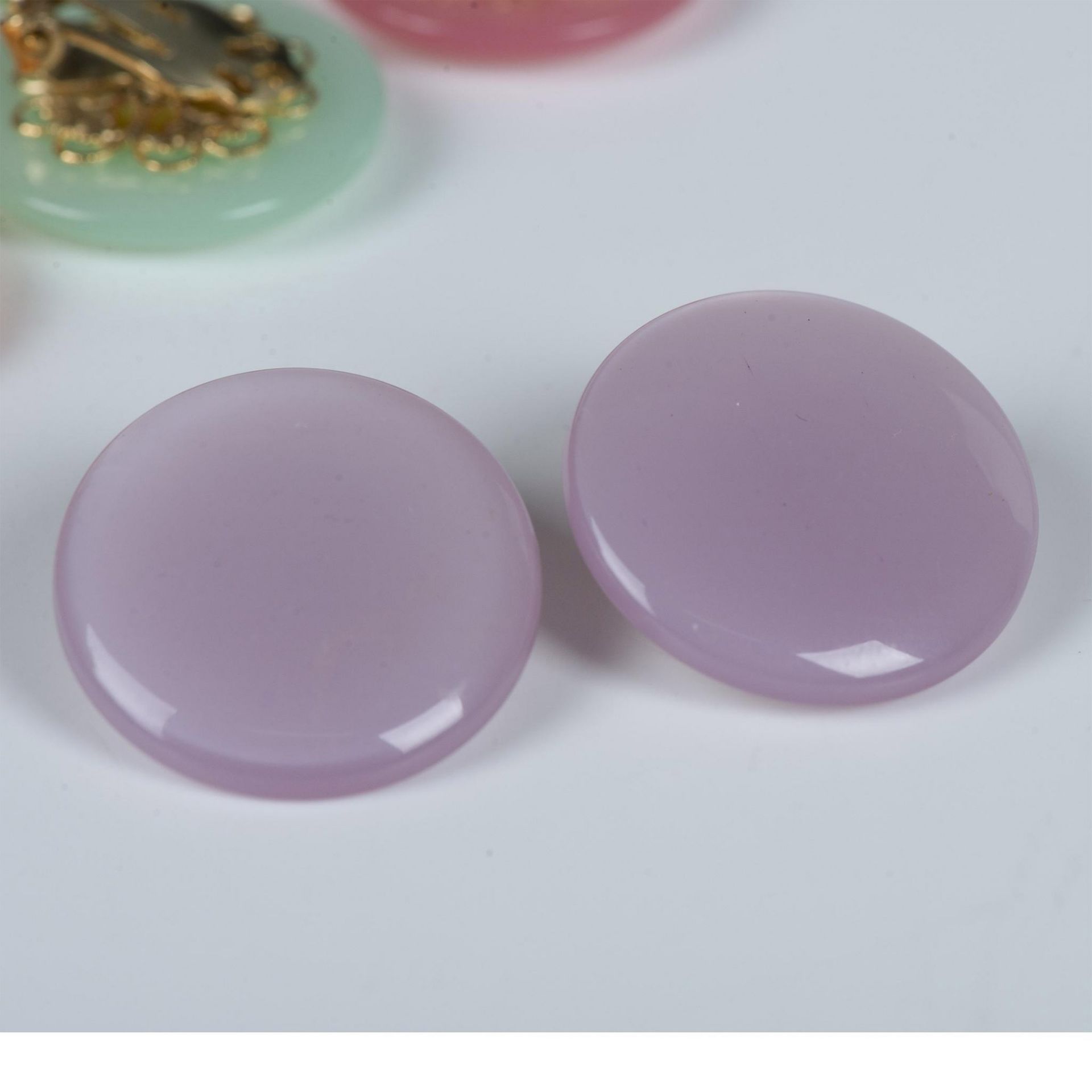 4 Pairs of Pretty Pastel Round Clip-On Earrings - Image 8 of 8