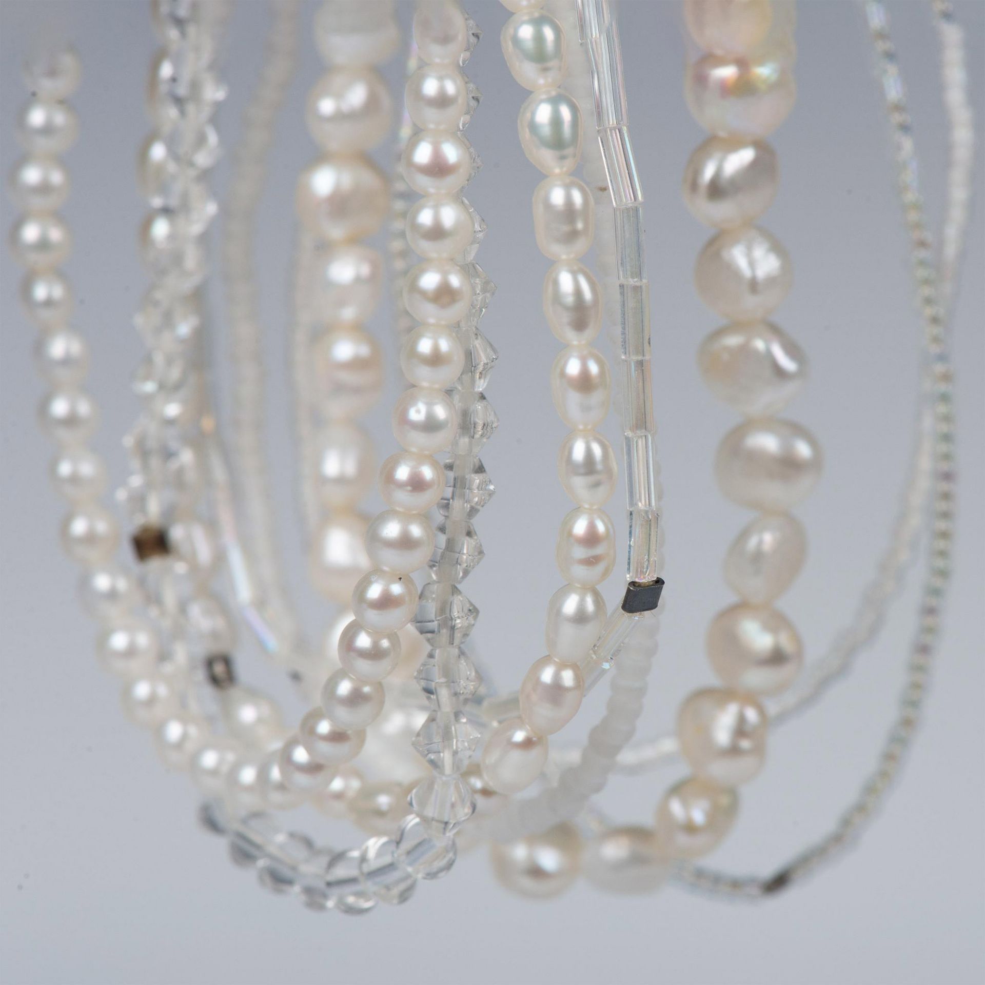 8pc Beautiful Set of White Baroque Pearl and Bead Bracelets - Image 2 of 4