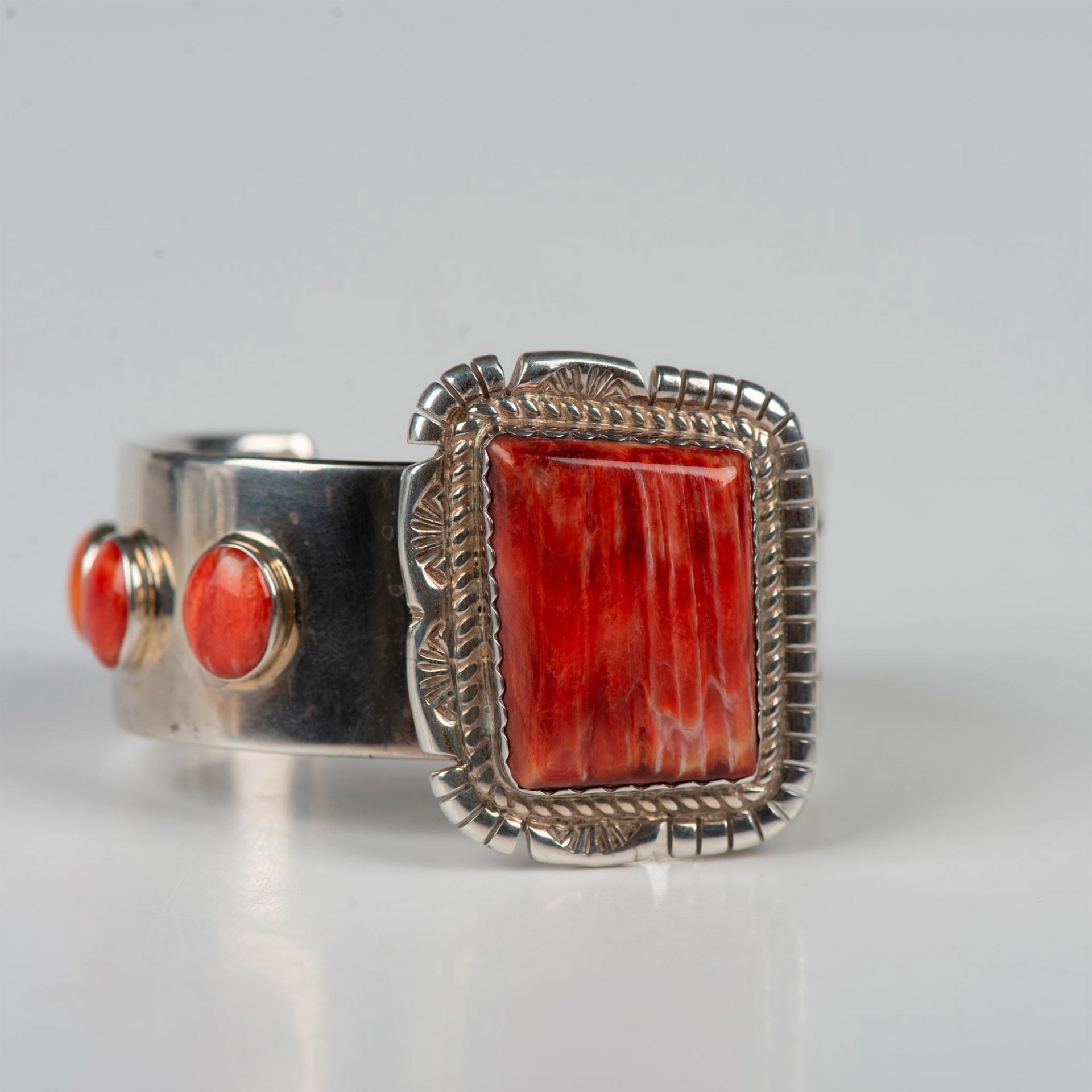 Ca'Win Pueblo Sterling Silver Red Spiny Oyster Cuff Bracelet - Image 2 of 7