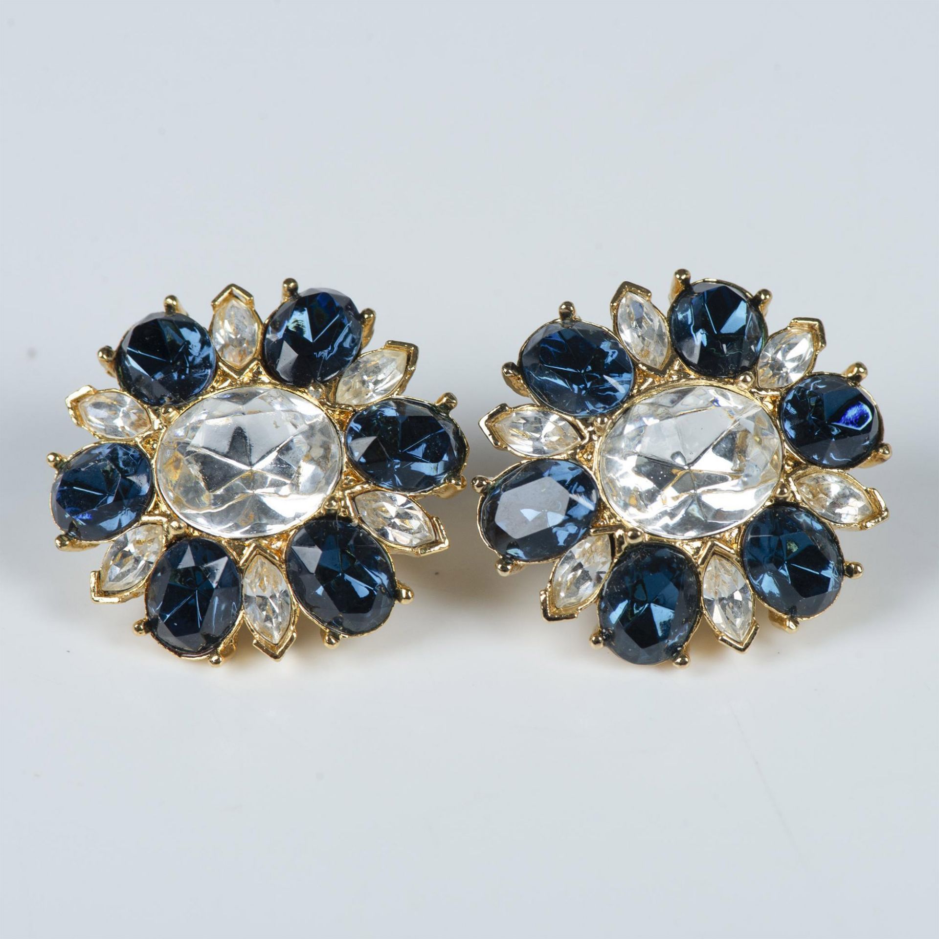 6 Pairs of Fabulous Cluster Clip-On Earrings - Image 4 of 8