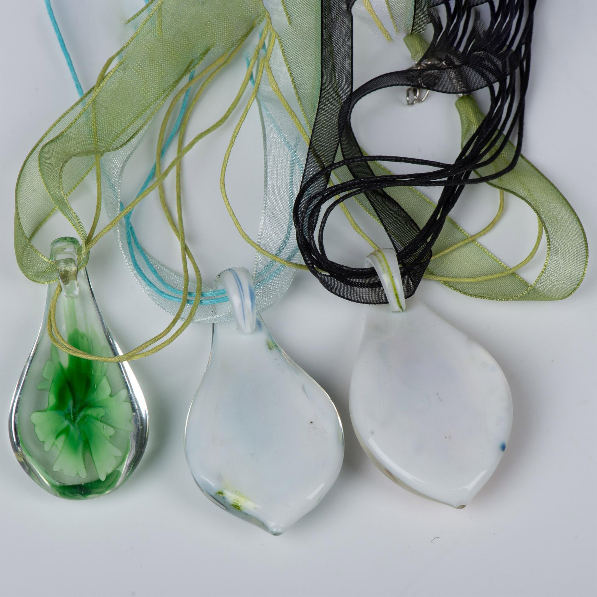 3pc Blown Glass Flower Pendant Necklaces - Image 8 of 8