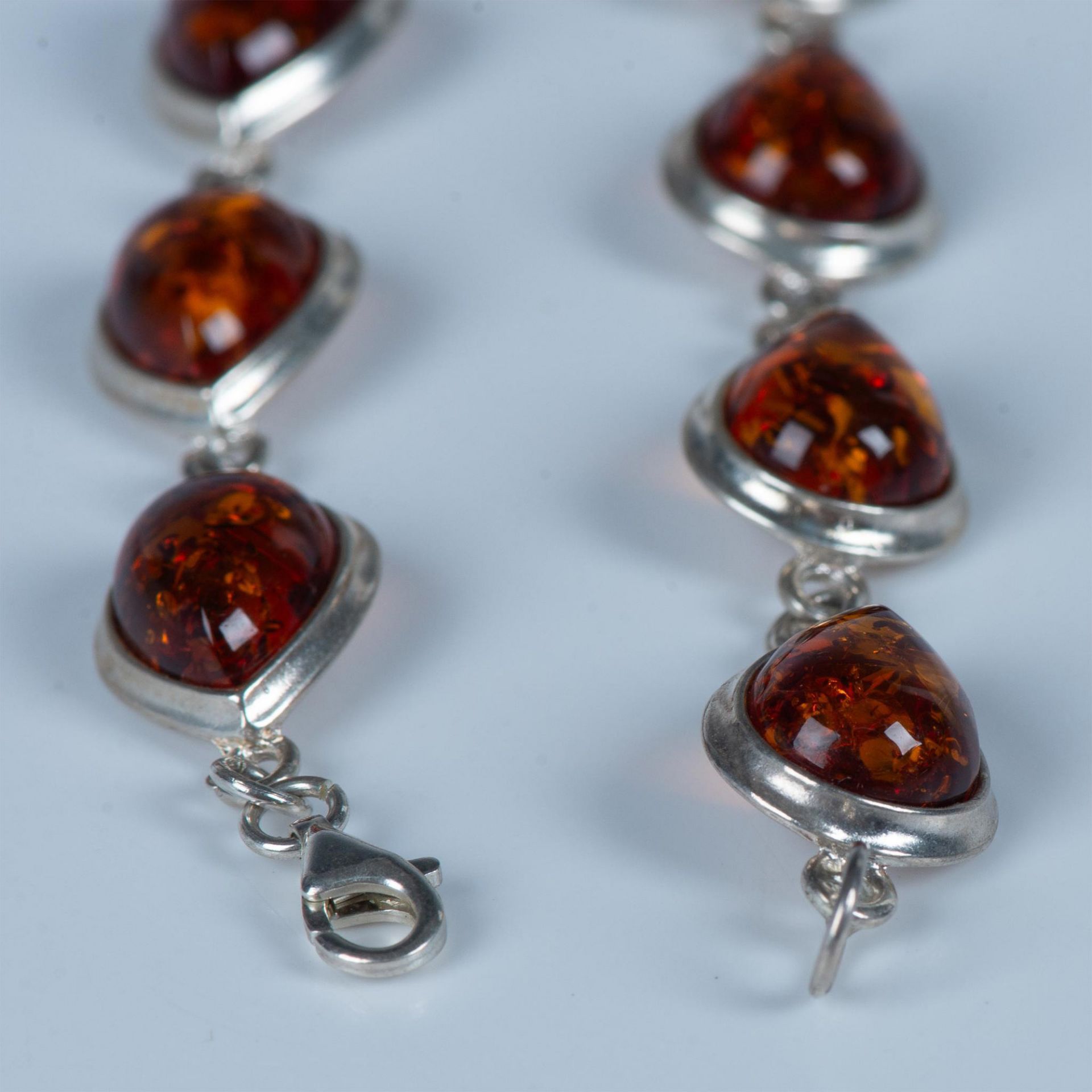 Charming Sterling Silver & Amber Bracelet - Image 2 of 3