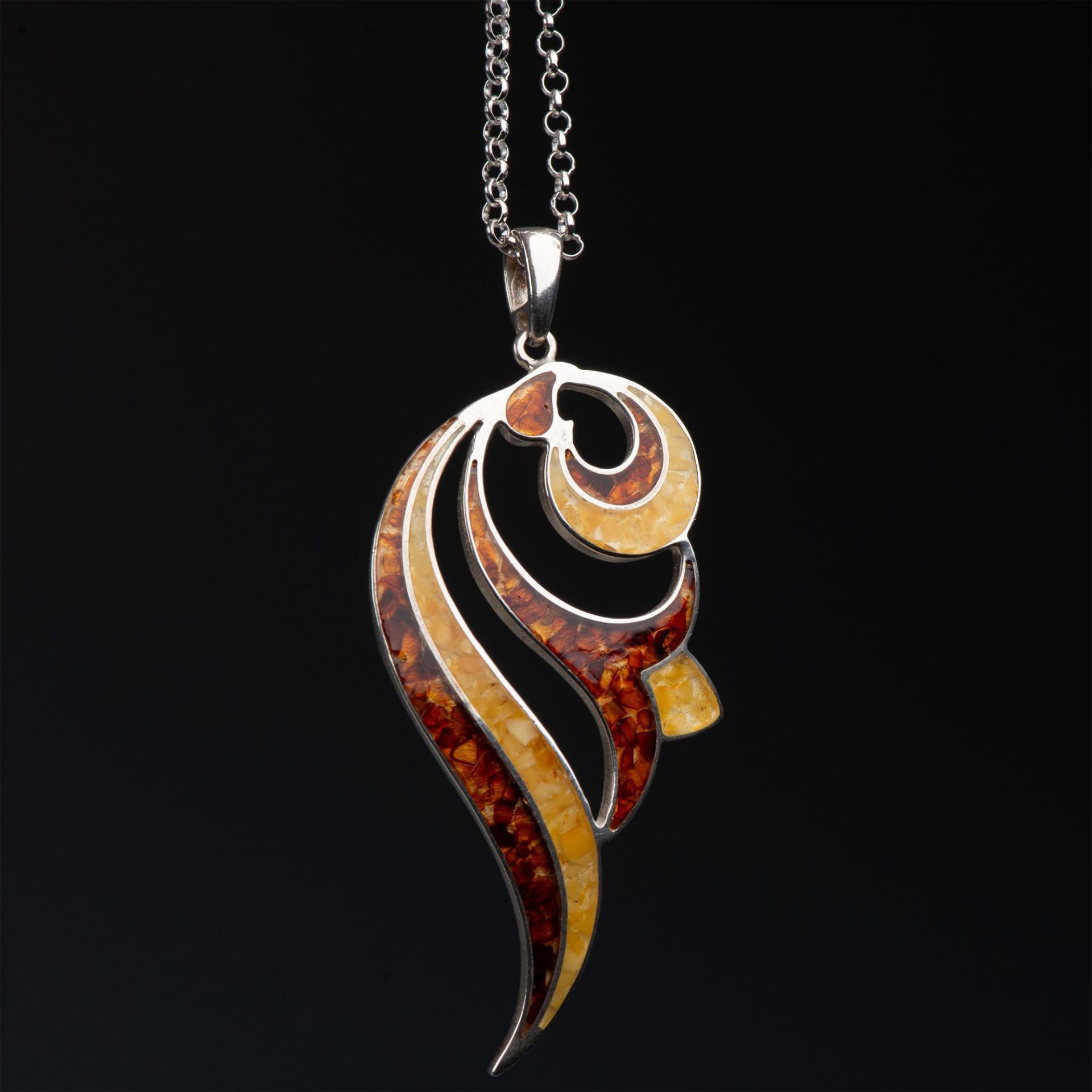 Sterling Silver and Baltic Amber Pendant Necklace - Image 2 of 3