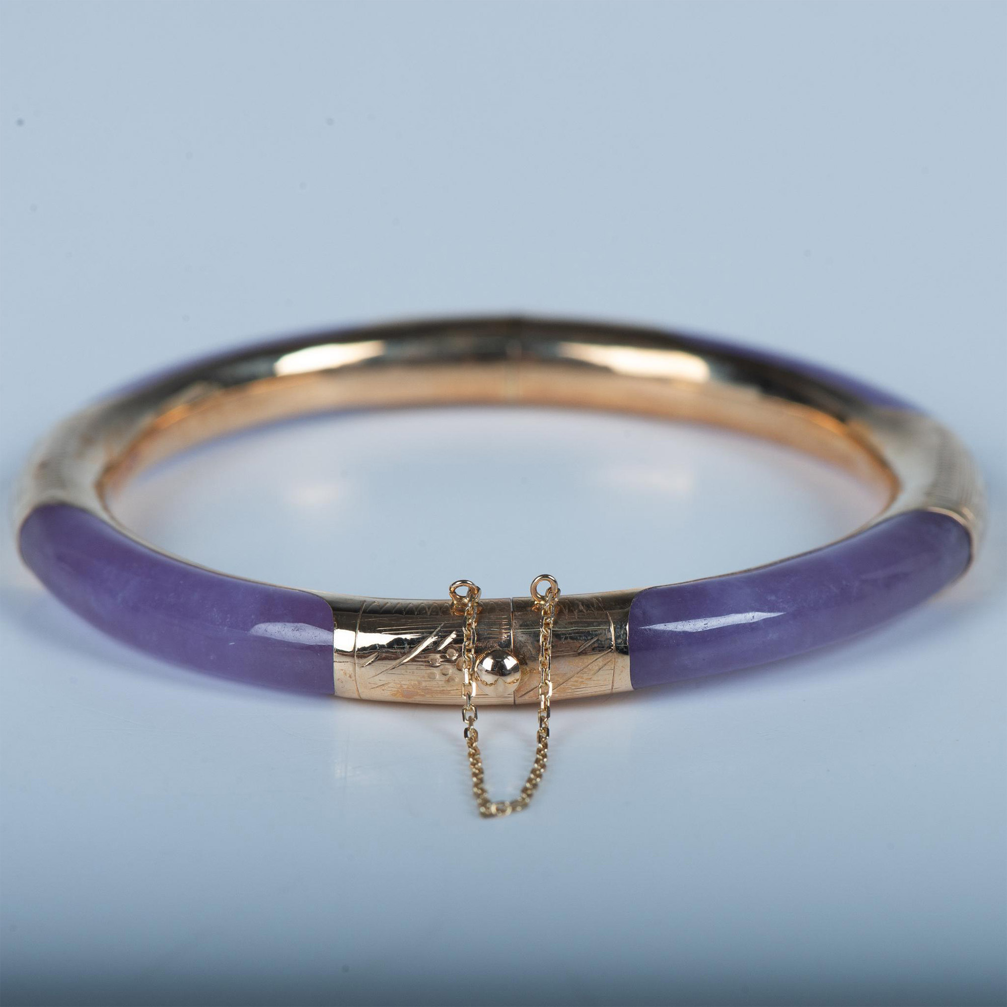 Gorgeous 14K Gold and Purple Jade Bracelet - Image 3 of 4