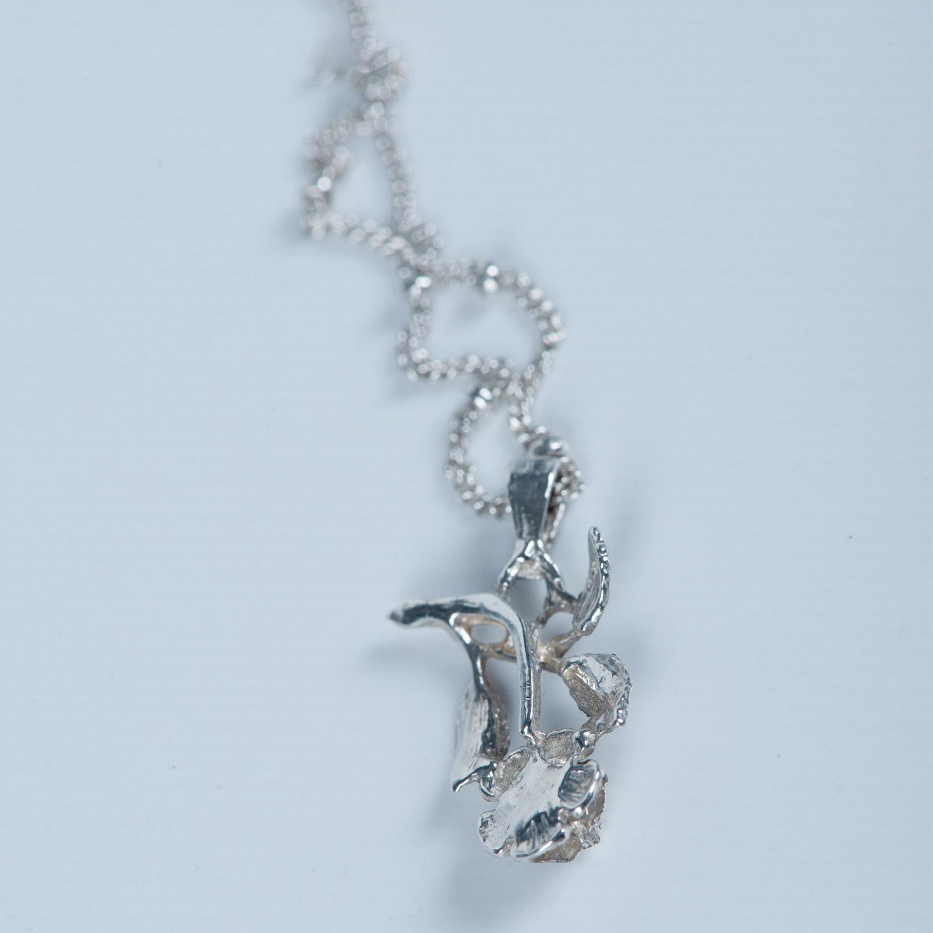 Lovely Delicate Sterling Silver Rose Necklace - Image 6 of 6