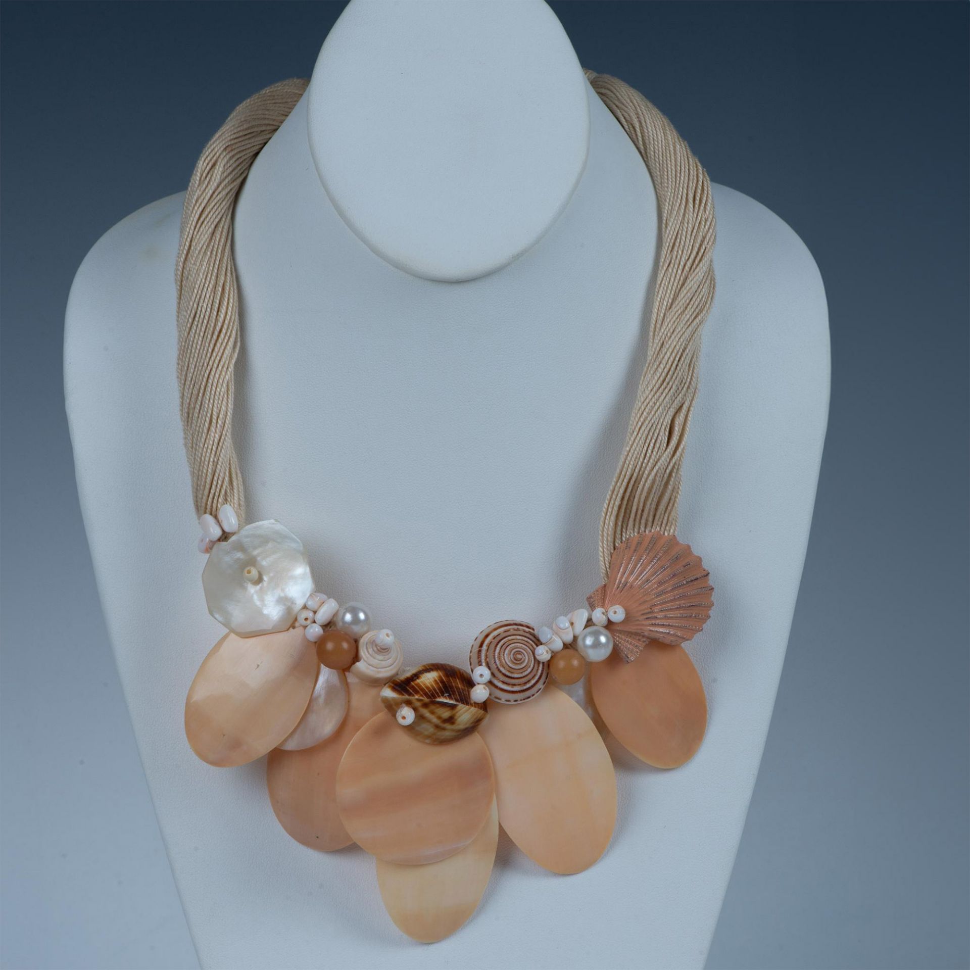 3pc Dangle Cluster Natural Shell Necklace and Earrings - Bild 4 aus 5