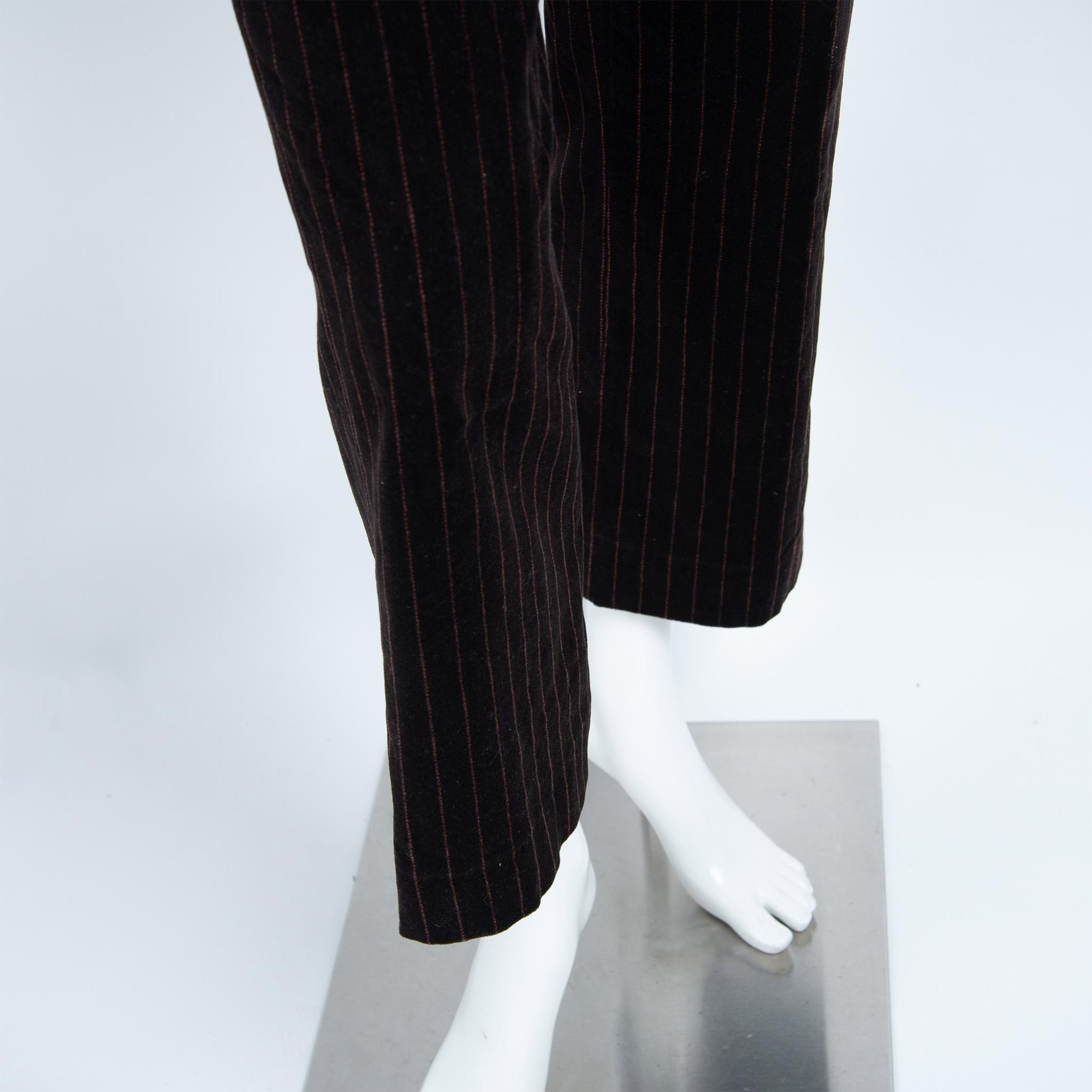 2pc Vintage Armand Ventilo Velvet Pant Suit, Size 40 - Image 4 of 12