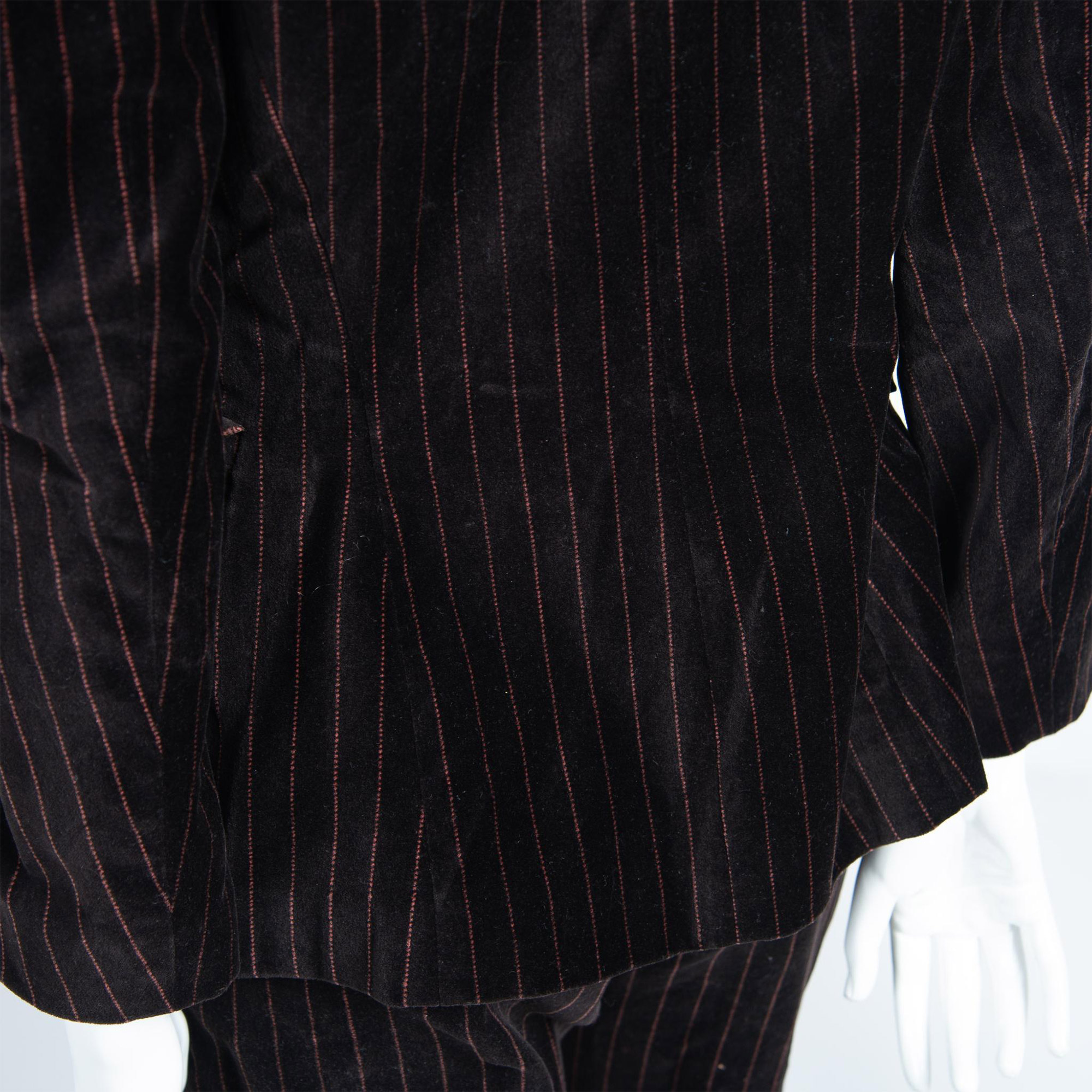 2pc Vintage Armand Ventilo Velvet Pant Suit, Size 40 - Image 9 of 12