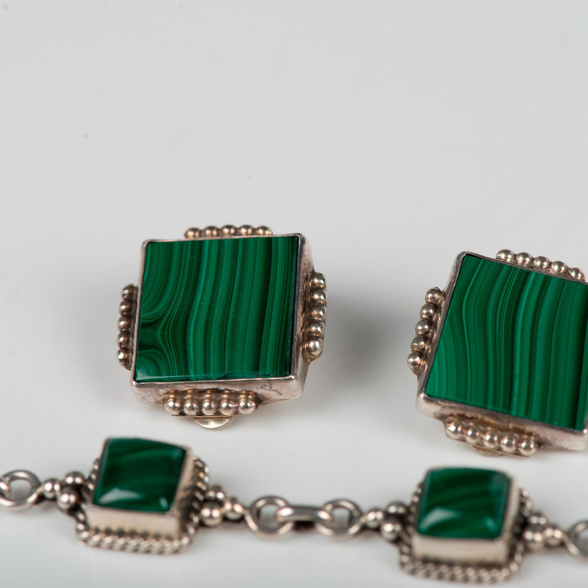 2pc Sterling Silver Malachite Clip-On Earrings and Bracelet - Image 4 of 6