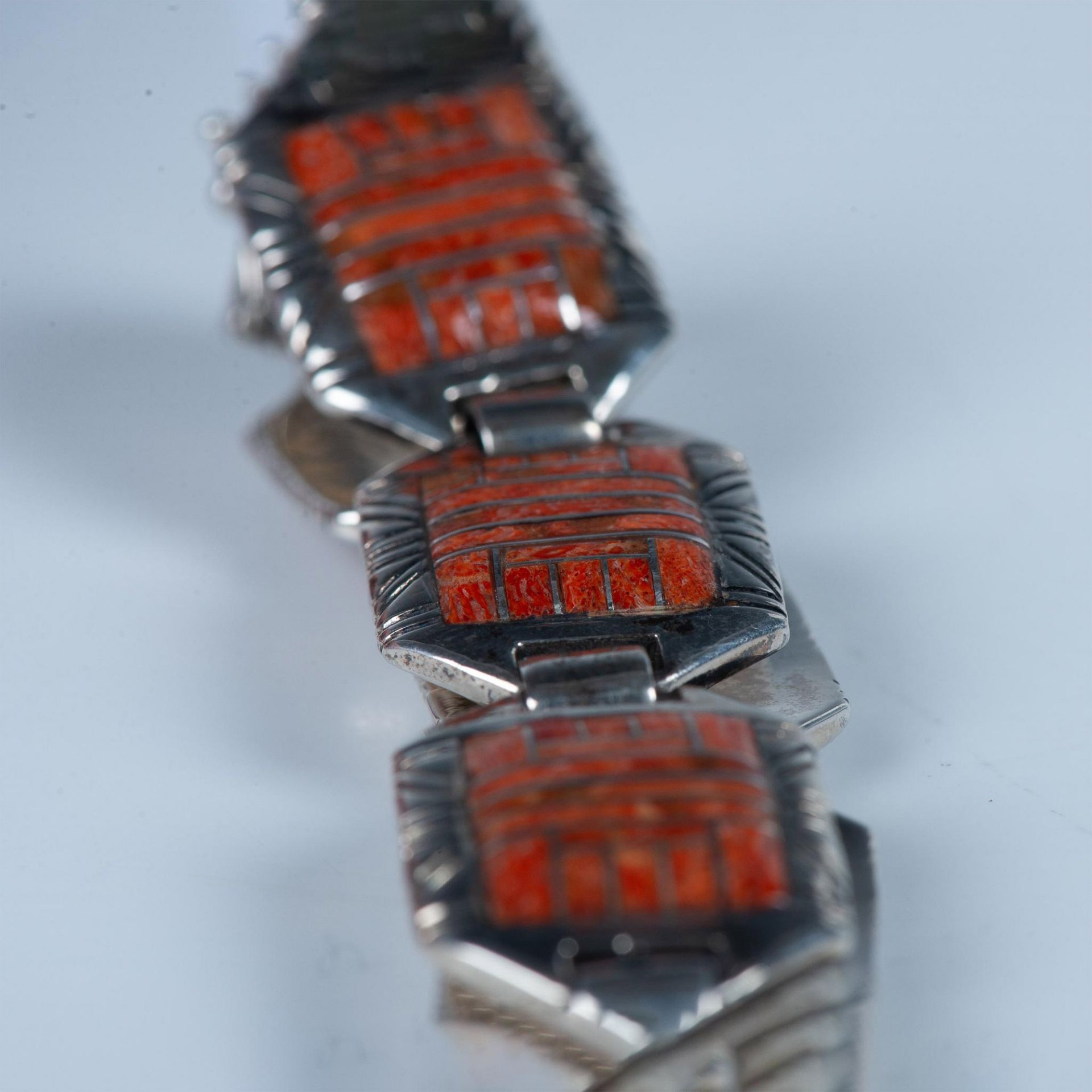Zuni Contemporary Sterling Silver & Coral Inlay Bracelet - Bild 3 aus 5