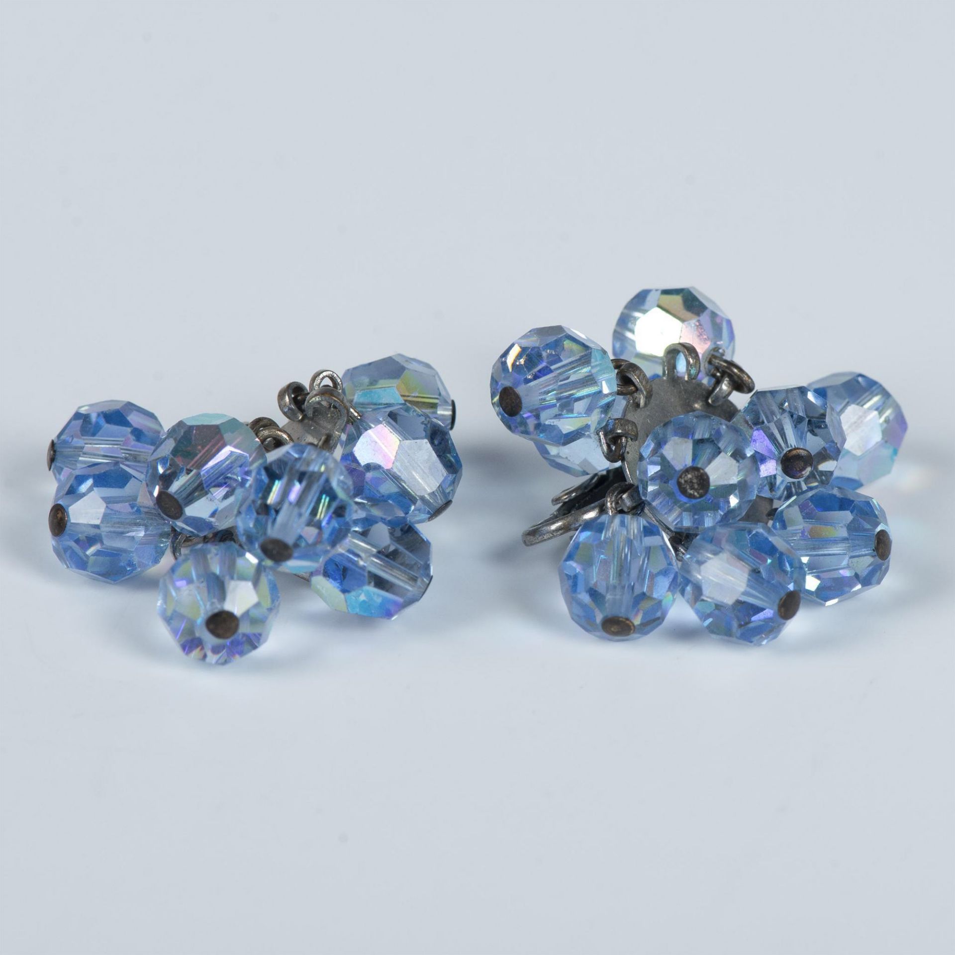 6 Pairs of Fabulous Cluster Clip-On Earrings - Image 8 of 8