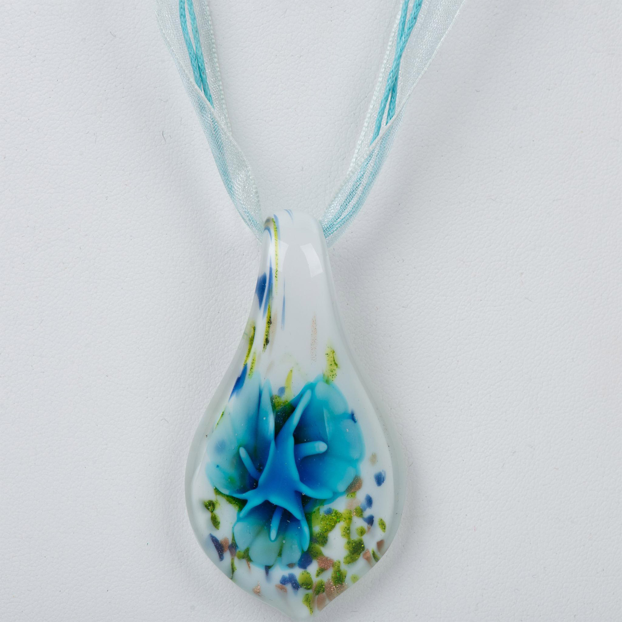 3pc Blown Glass Flower Pendant Necklaces - Image 7 of 8
