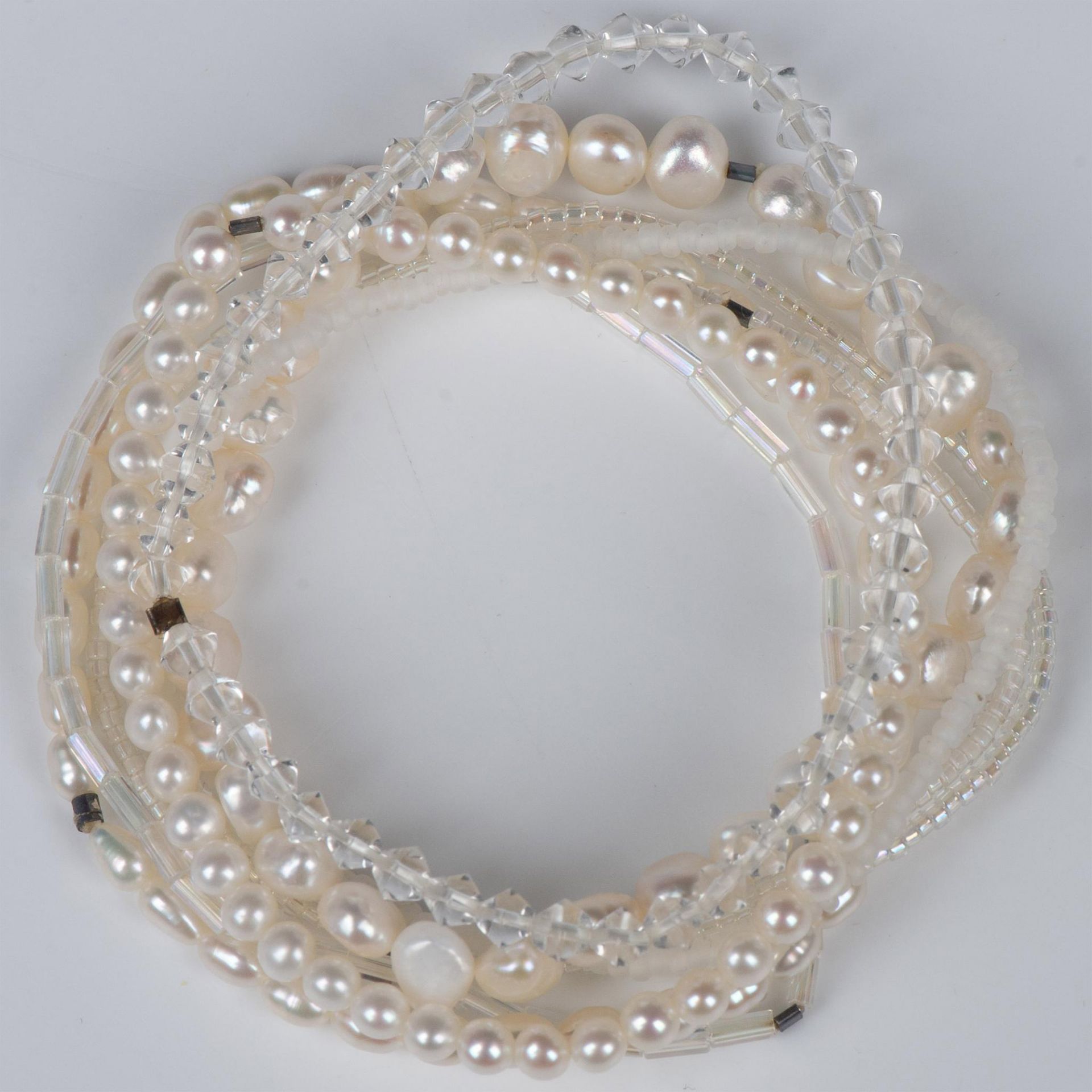 8pc Beautiful Set of White Baroque Pearl and Bead Bracelets - Bild 4 aus 4