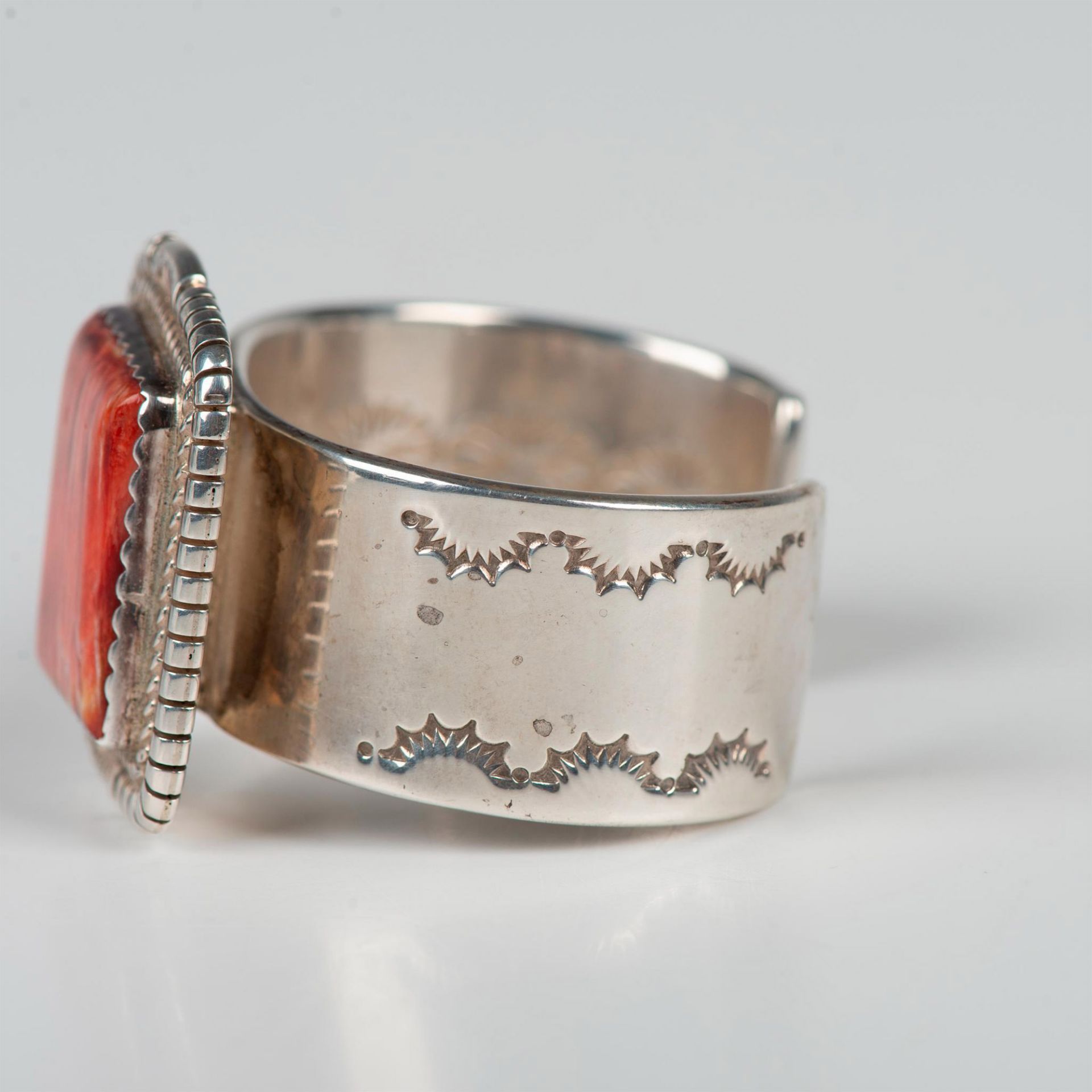 Ca'Win Pueblo Sterling Silver Red Spiny Oyster Cuff Bracelet - Image 3 of 7