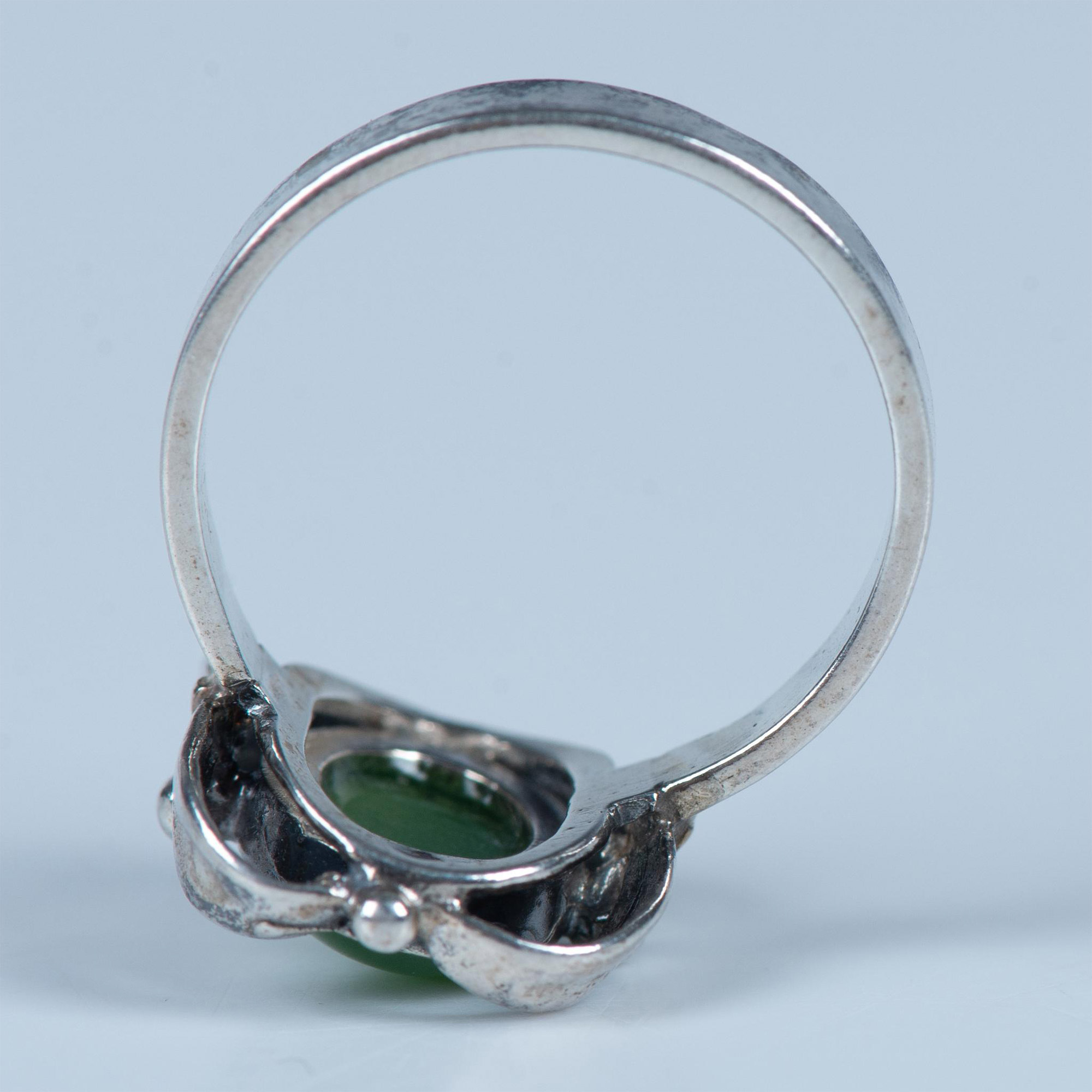 Native American Sterling Silver & Green Stone Ring - Image 5 of 5