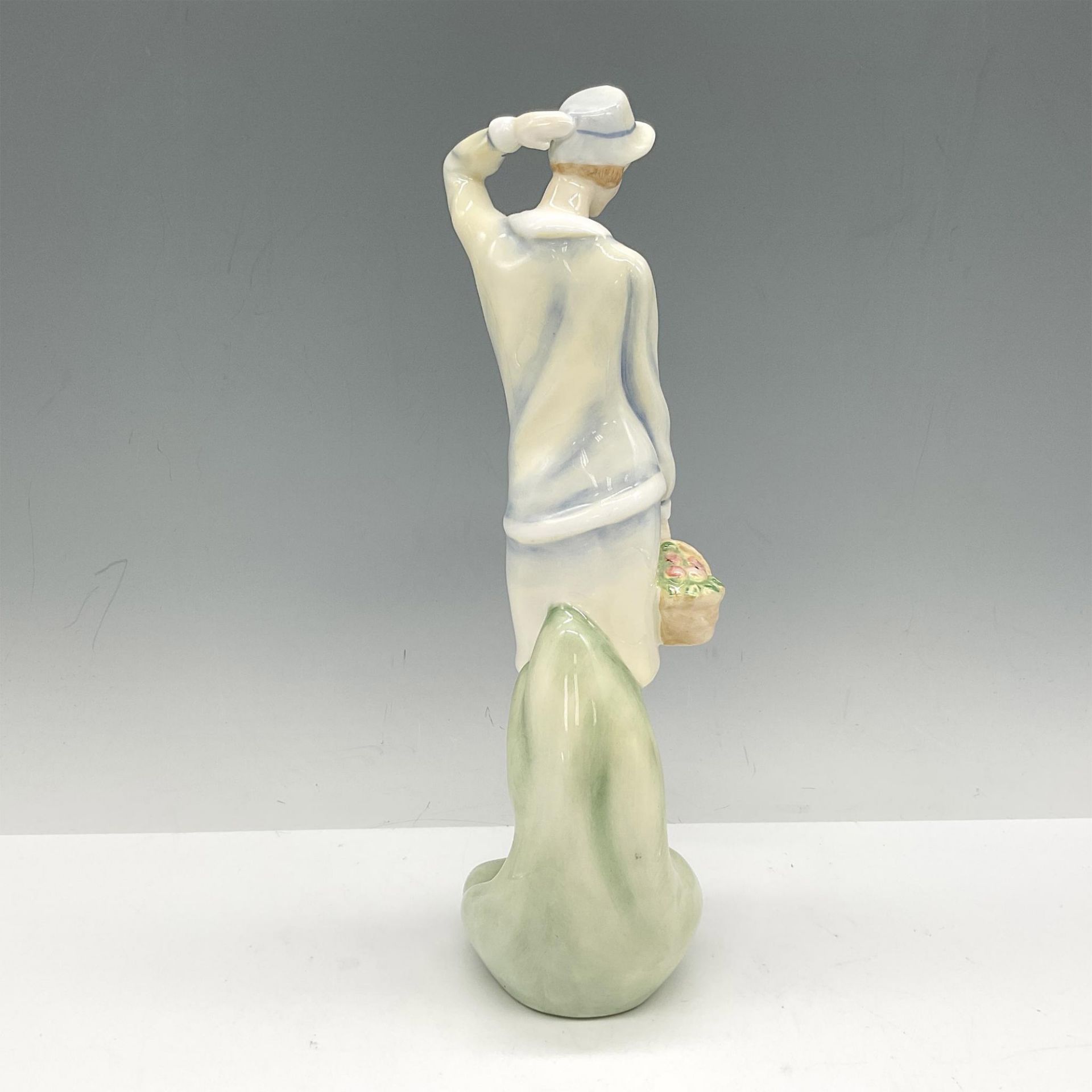 Ellen - HN3816 - Royal Doulton Figurine - Bild 2 aus 3