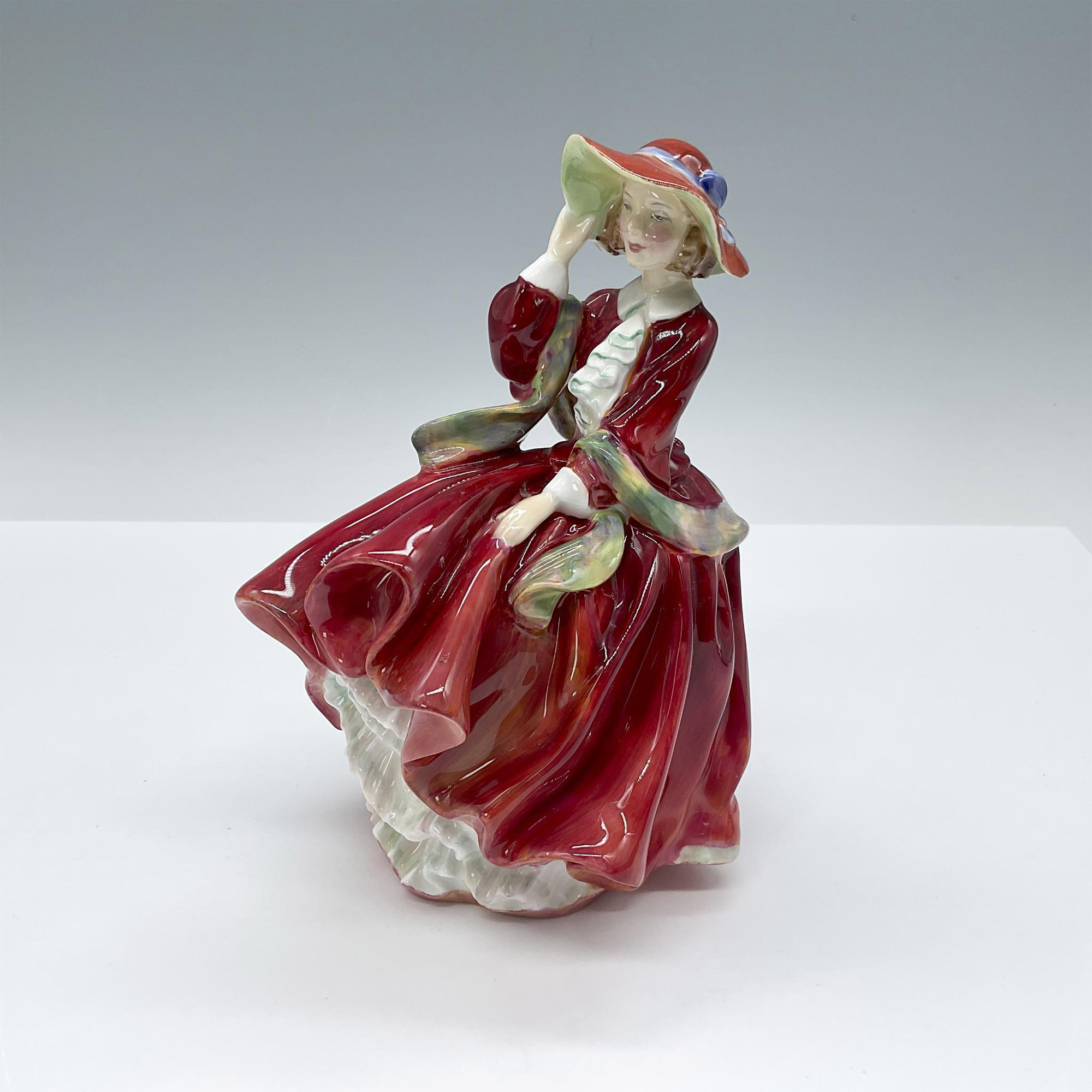 Top O' The Hill - HN1834 - Royal Doulton Figurine