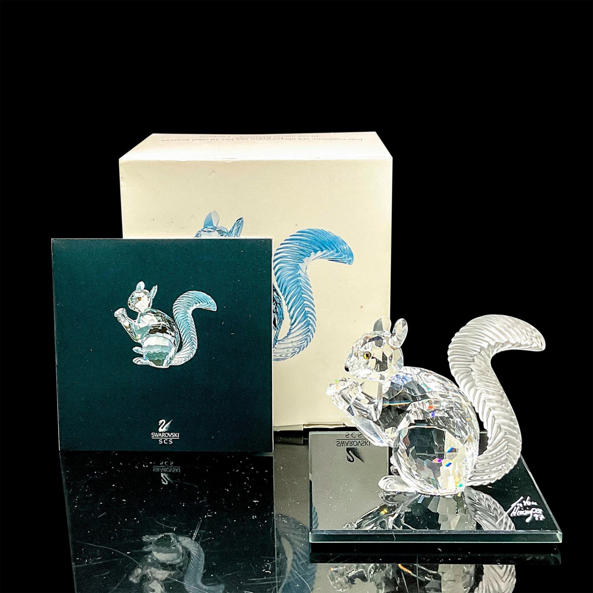 Swarovski Crystal Figurine, SCS Members Squirrel + Base - Image 5 of 5