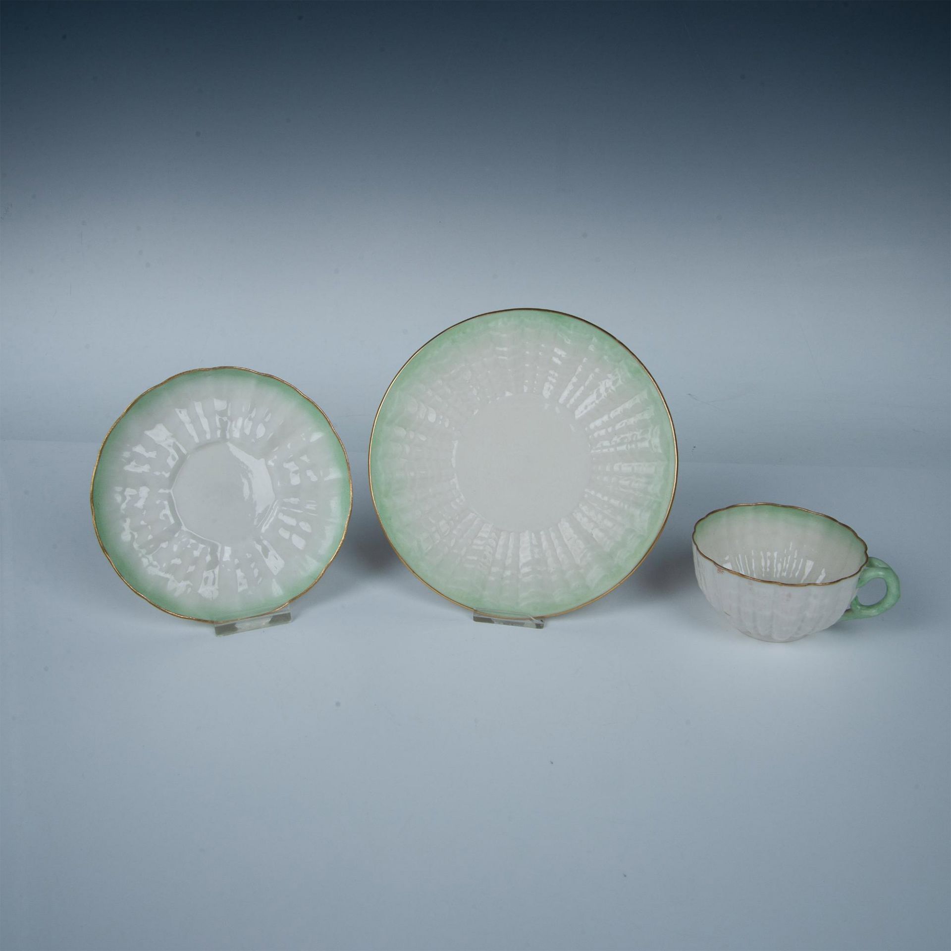 3pc Belleek Porcelain Trio Tea Set, Tridacna Green - Bild 2 aus 3