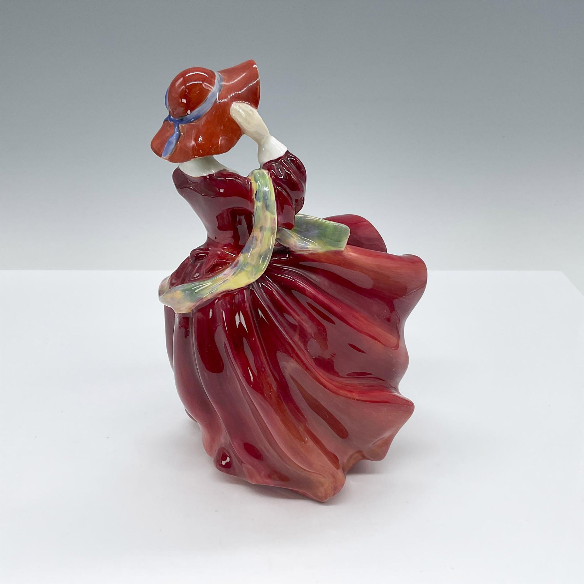 Top O' The Hill - HN1834 - Royal Doulton Figurine - Image 2 of 3