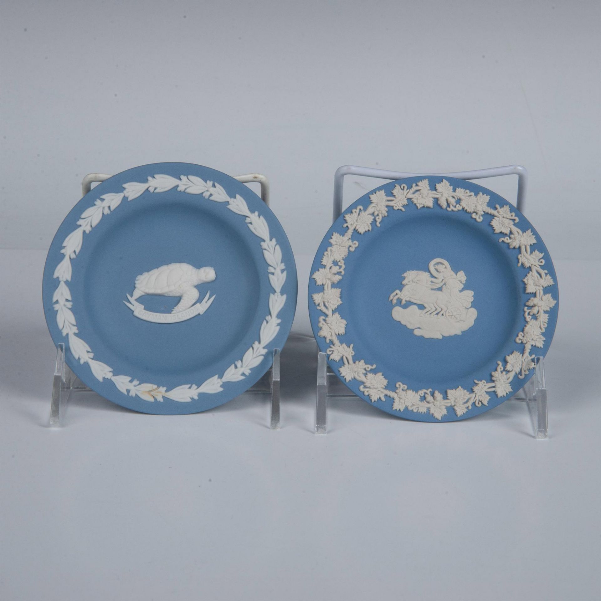 5pc Wedgwood Pale Blue Jasperware Plaques - Image 4 of 5