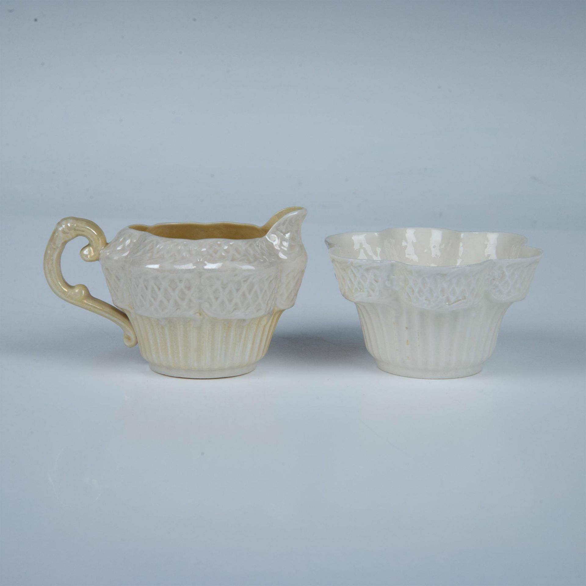 2pc Belleek Porcelain Sugar Bowl and Creamer, Erne - Bild 2 aus 3