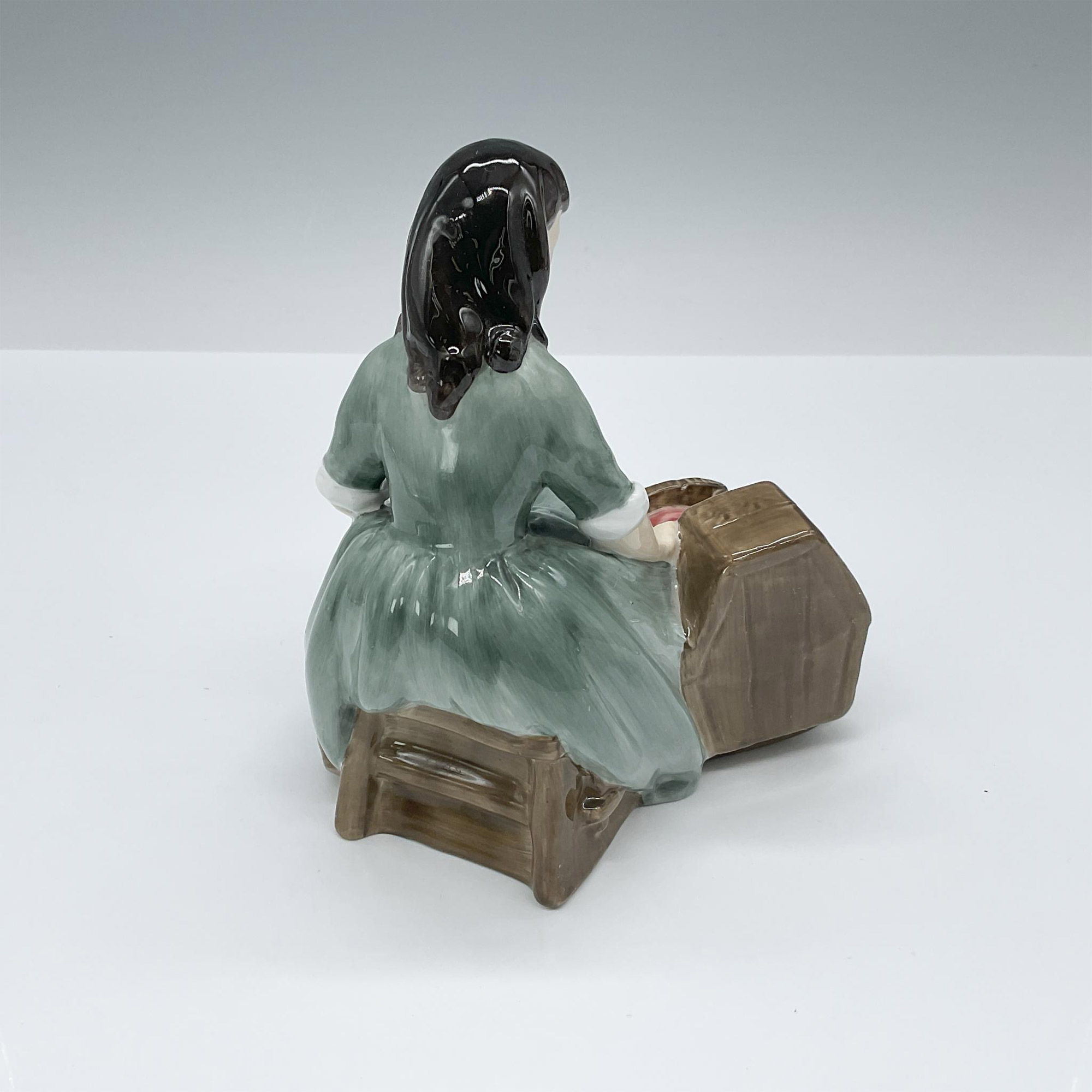 Cradle Song - HN2246 - Royal Doulton Figurine - Image 2 of 3
