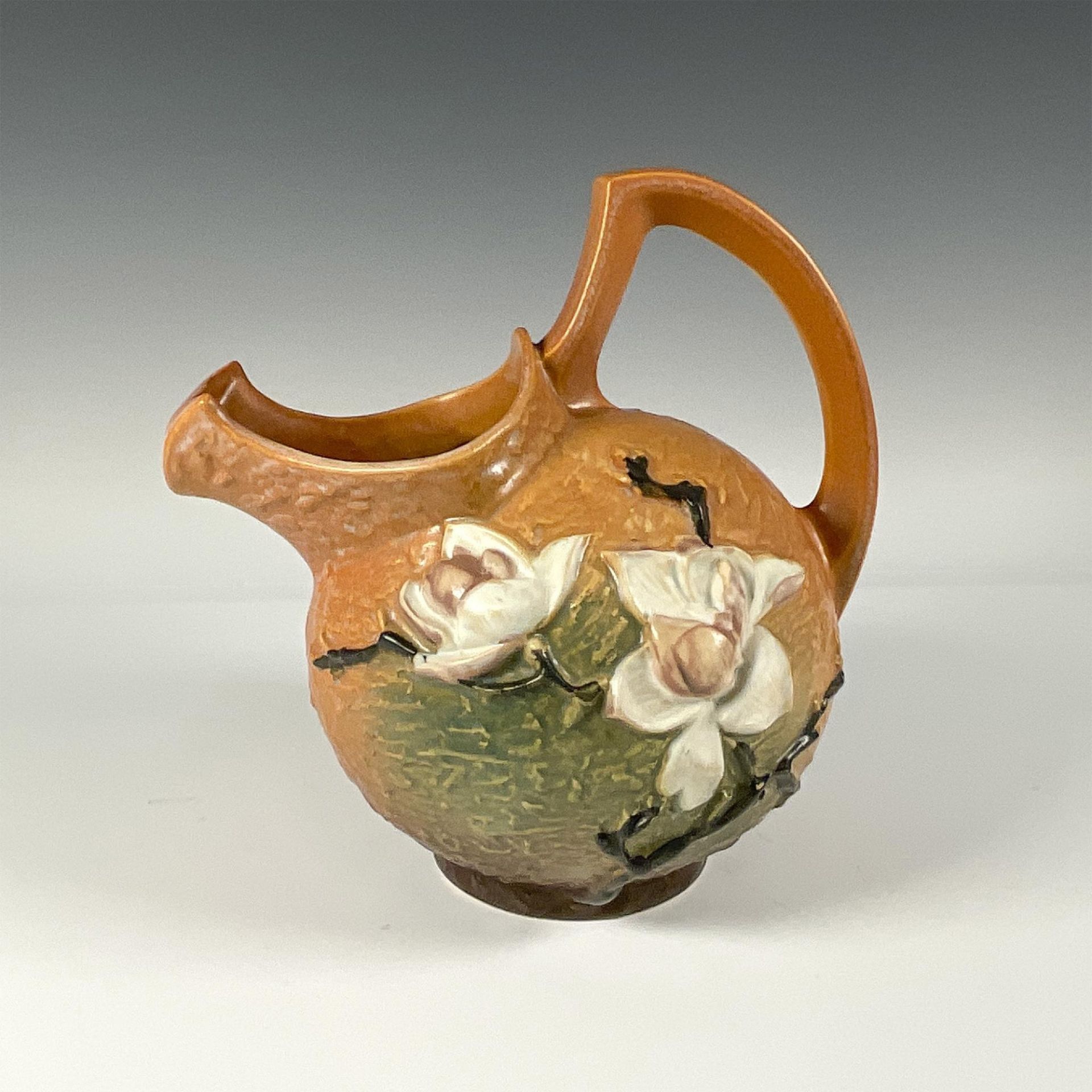 Roseville Pottery, Brown Magnolia Pitcher 1327 - Bild 2 aus 3