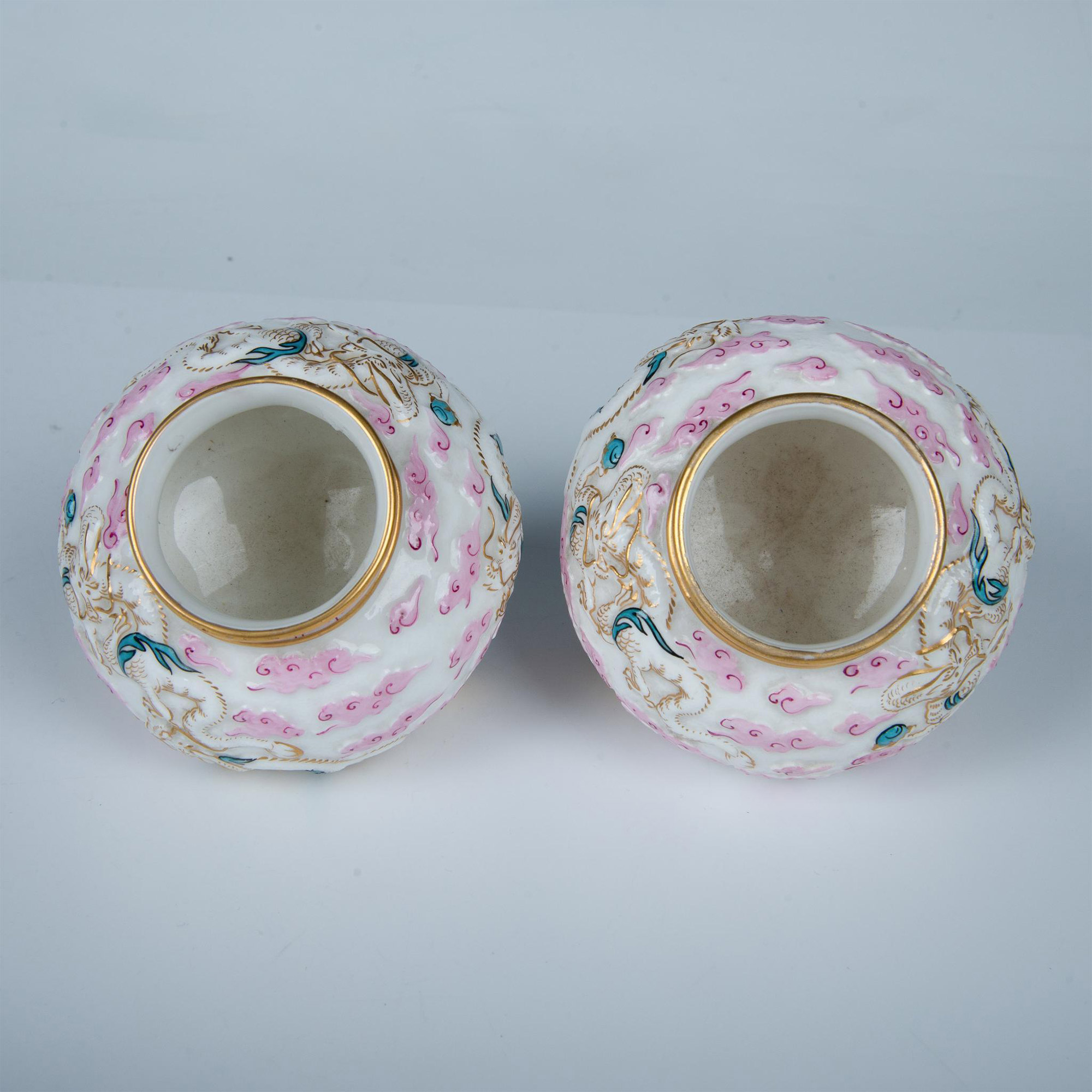 Pair of Copeland Porcelain Chinoiserie Enameled Vases - Image 4 of 5