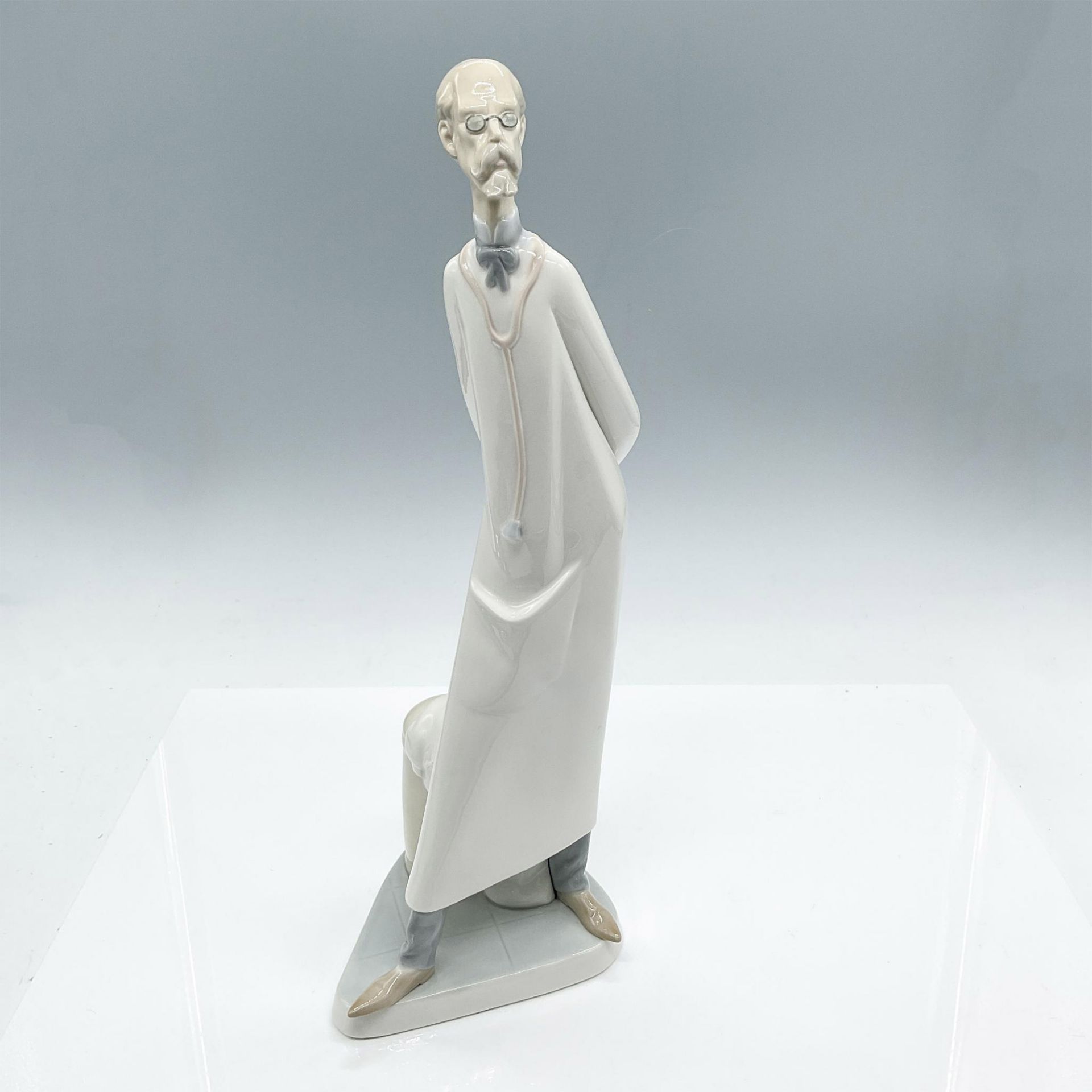 Lladro Porcelain Figurine, Doctor 1004602 - Image 3 of 4