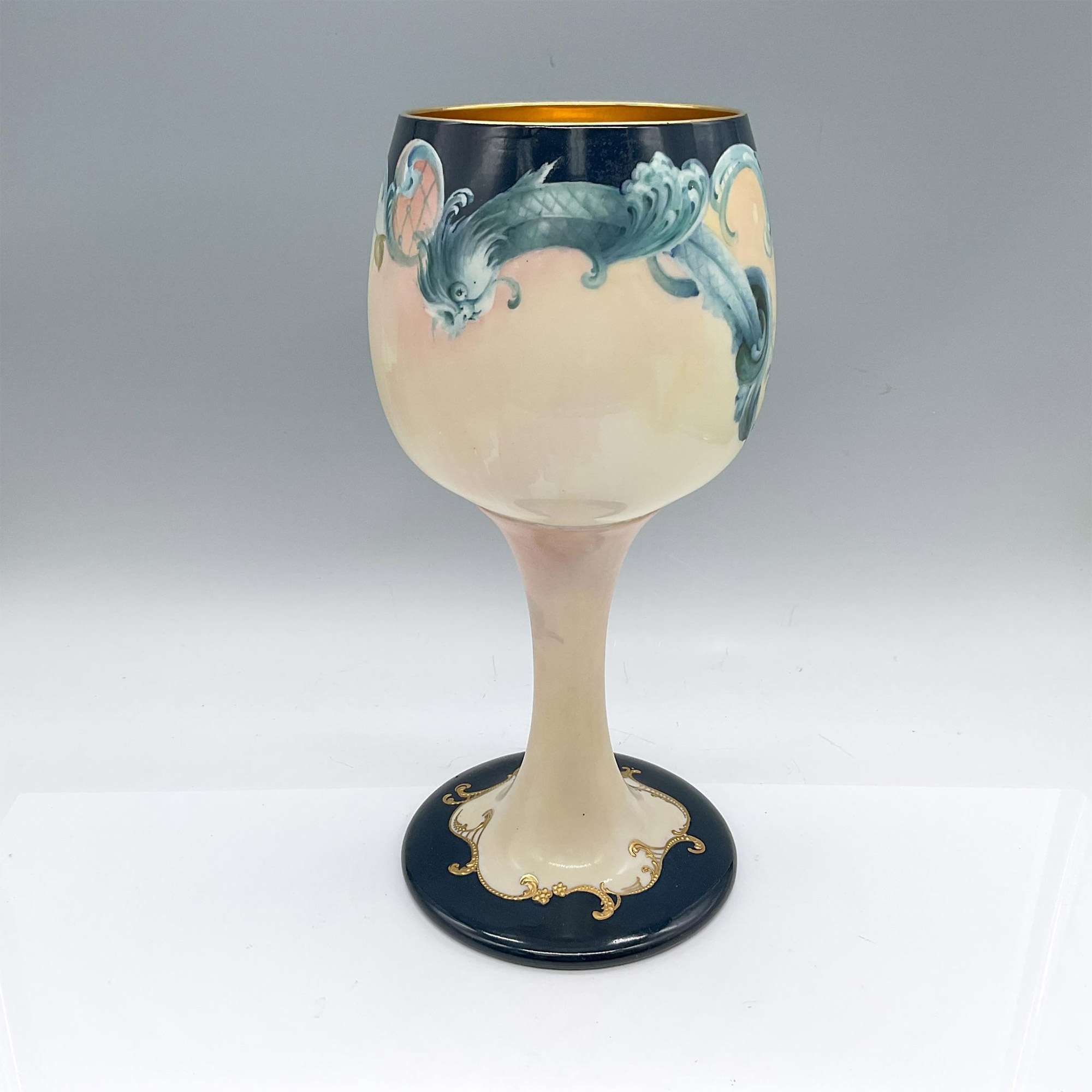 Willets Belleek Porcelain Raspberry Vase - Image 2 of 3