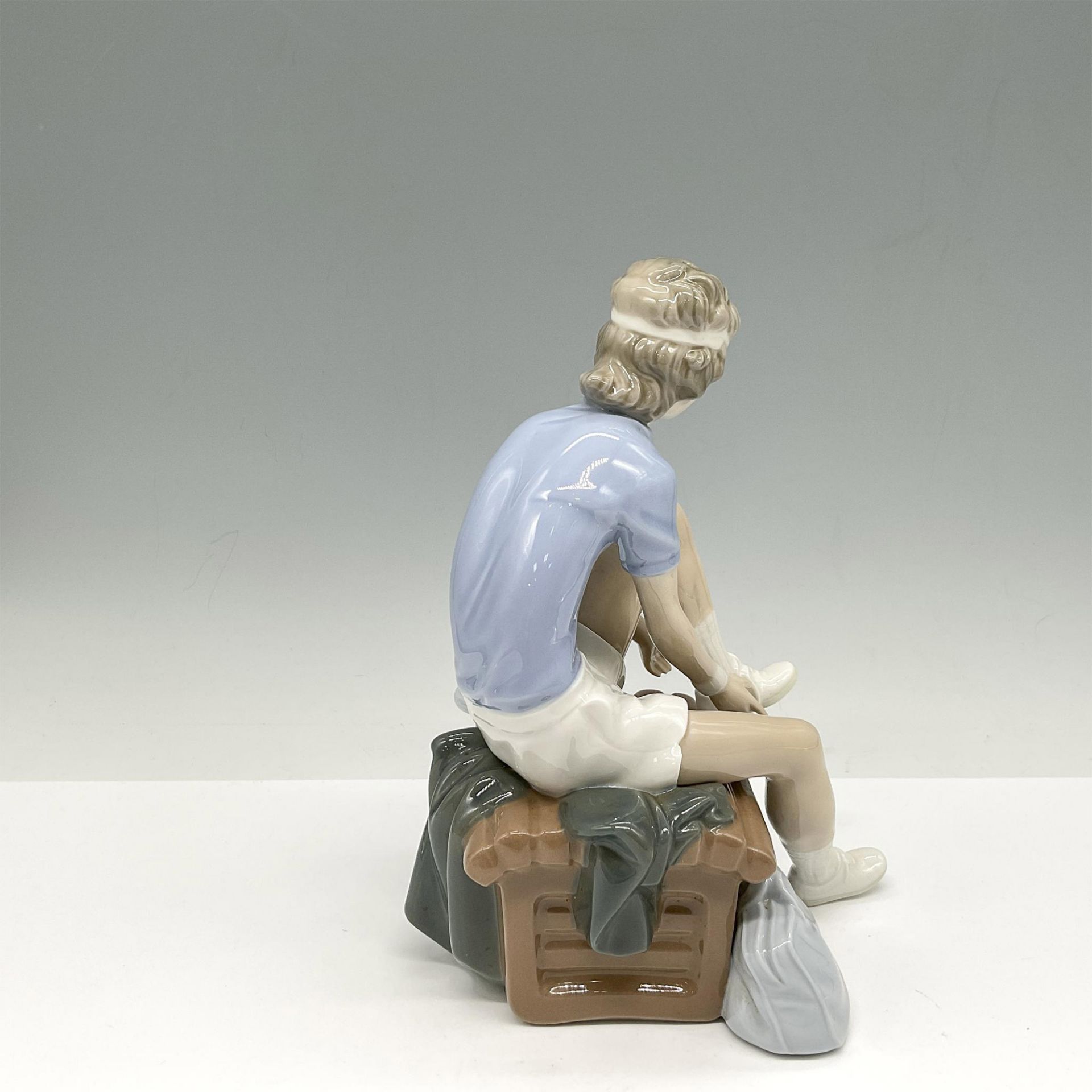 Match Time - Nao by Lladro Porcelain Figurine - Bild 3 aus 4