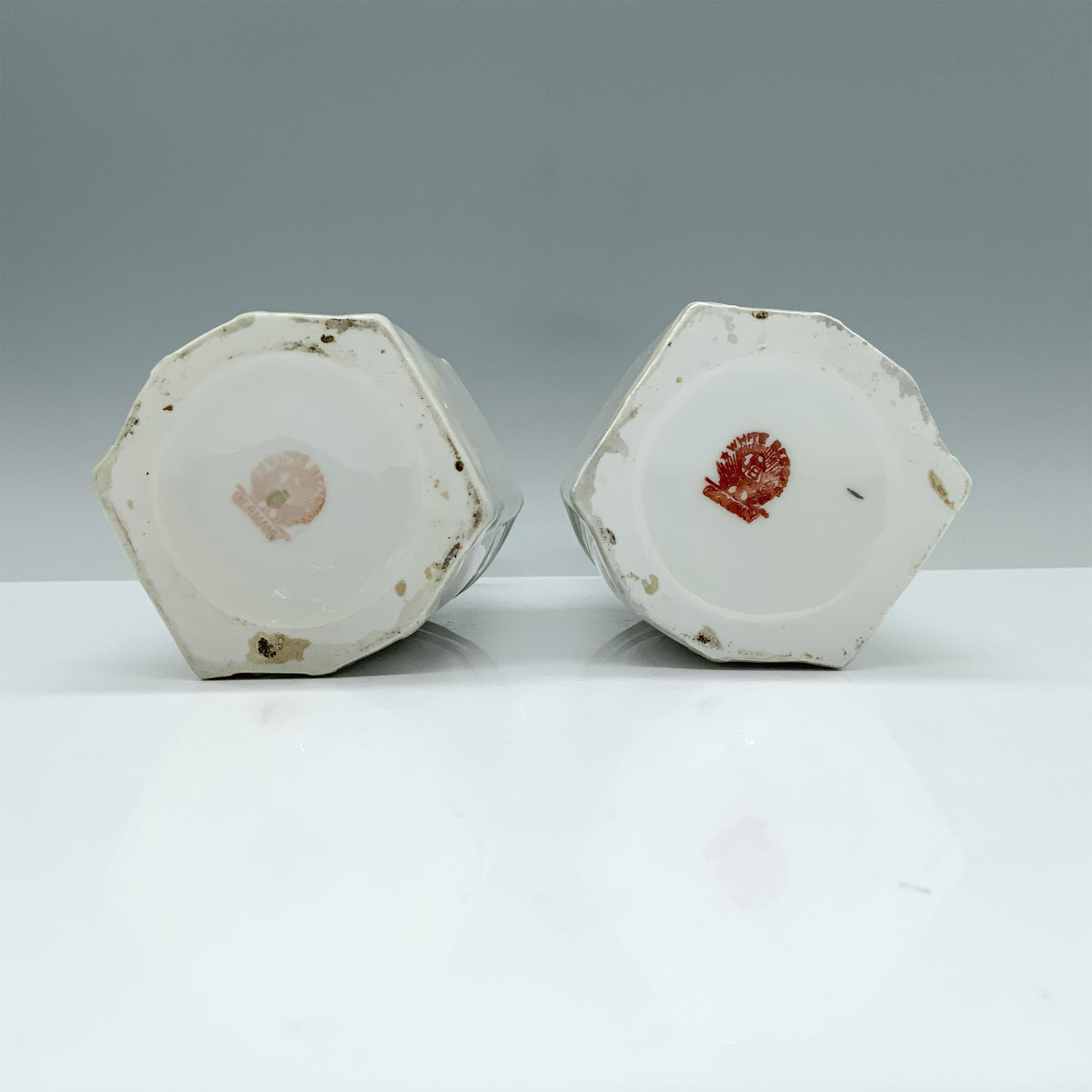 2pc White Block Lusterware Carafes - Image 3 of 3