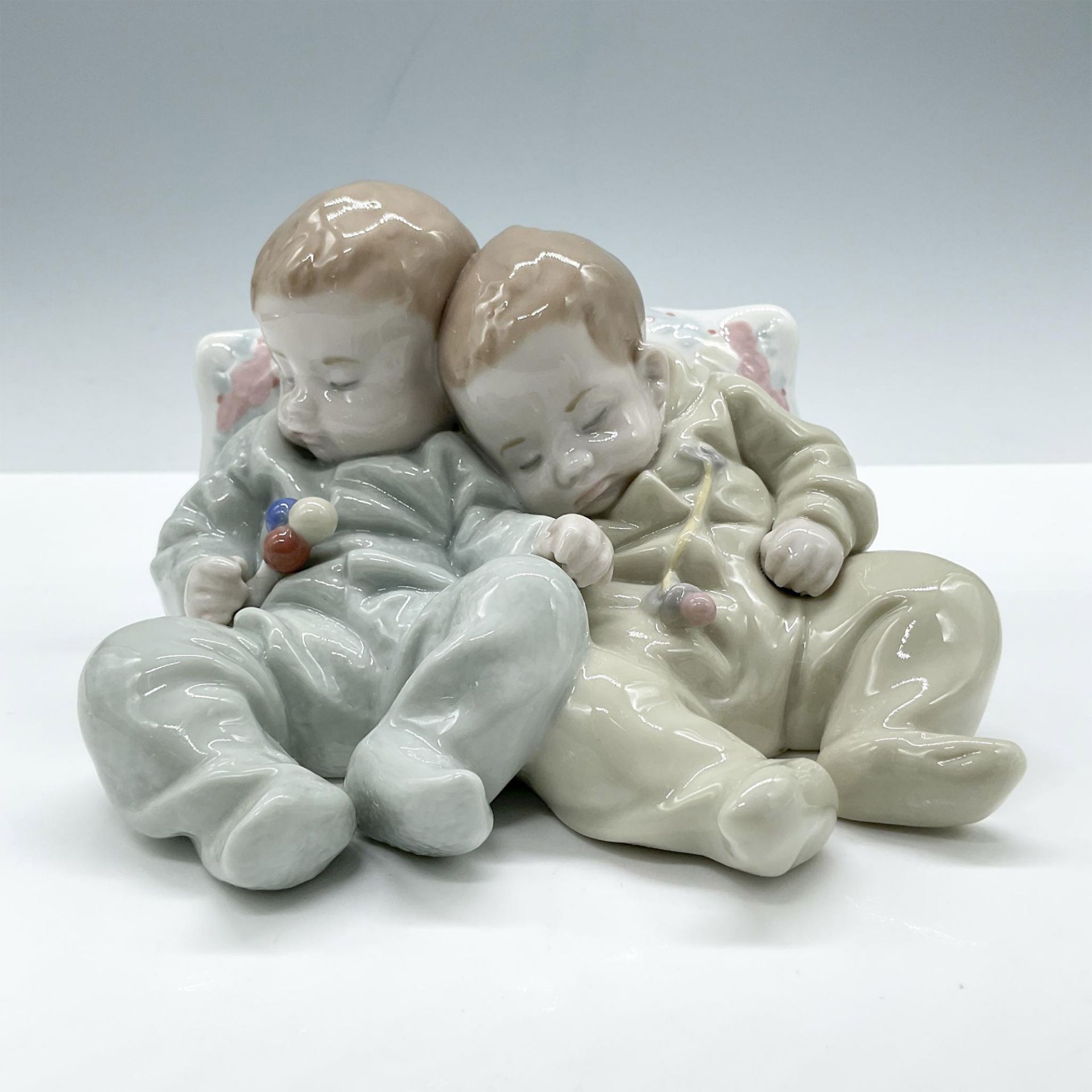 Little Dreamers 1005772 - Lladro Porcelain Figurine