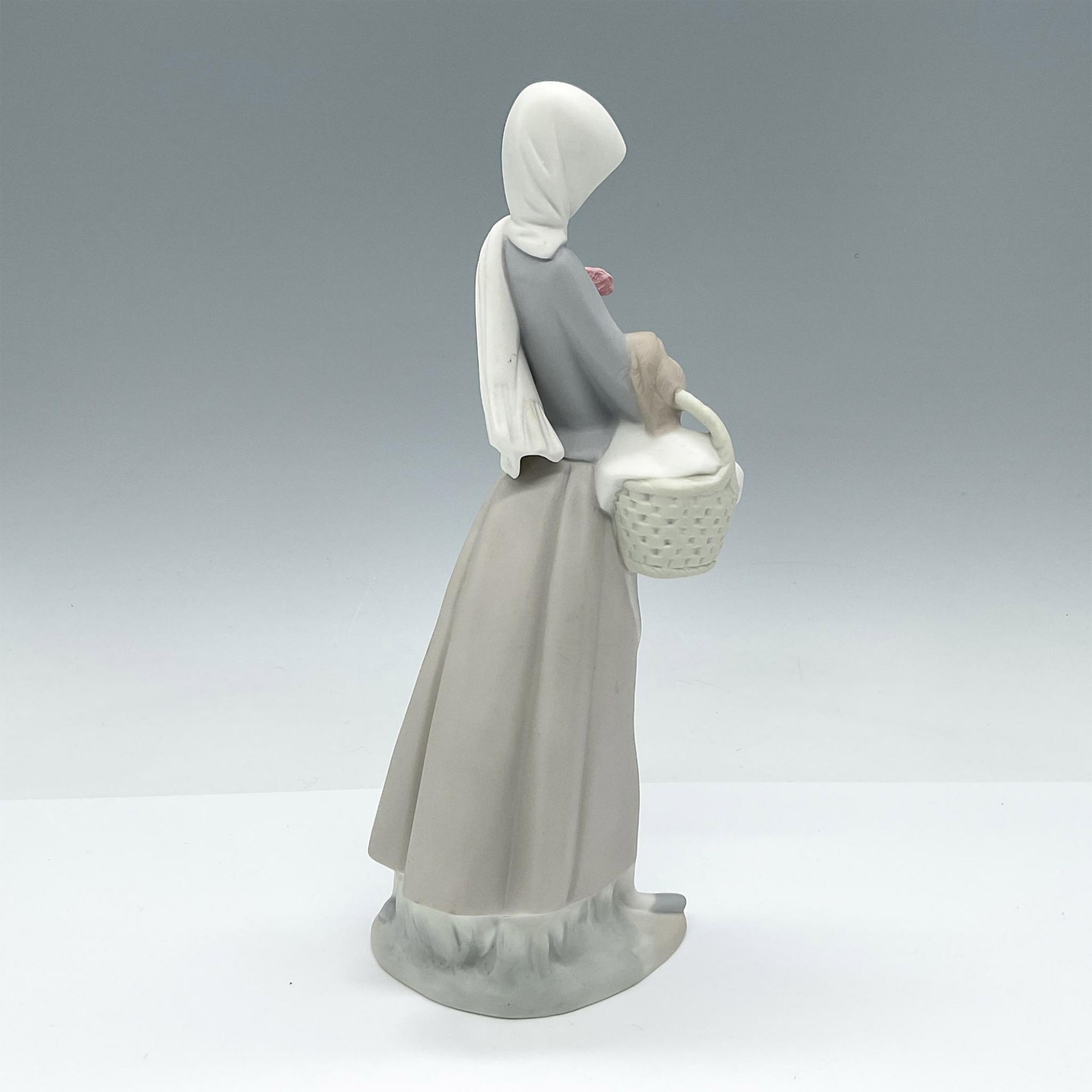 Girl with Cockrel 1014591 - Lladro Porcelain Figurine - Bild 2 aus 3